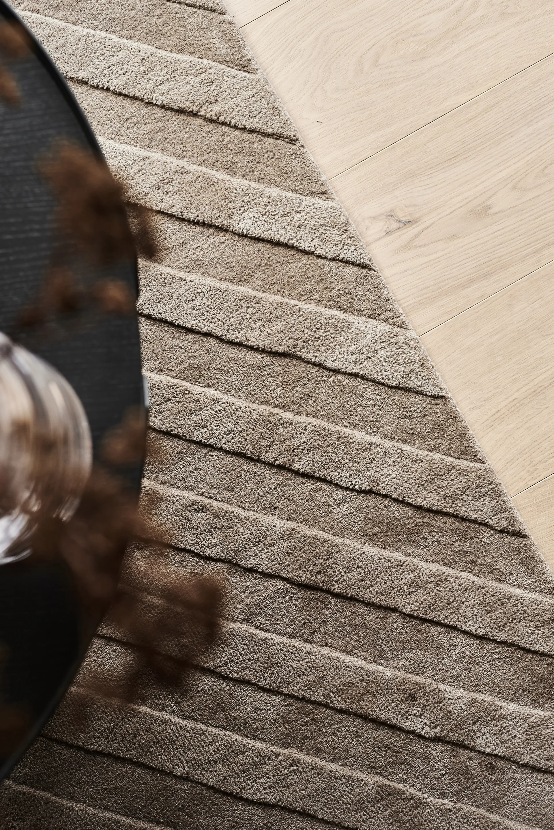 Tapete de lã às riscas toupeira Levels, 170x240 cm NJRD