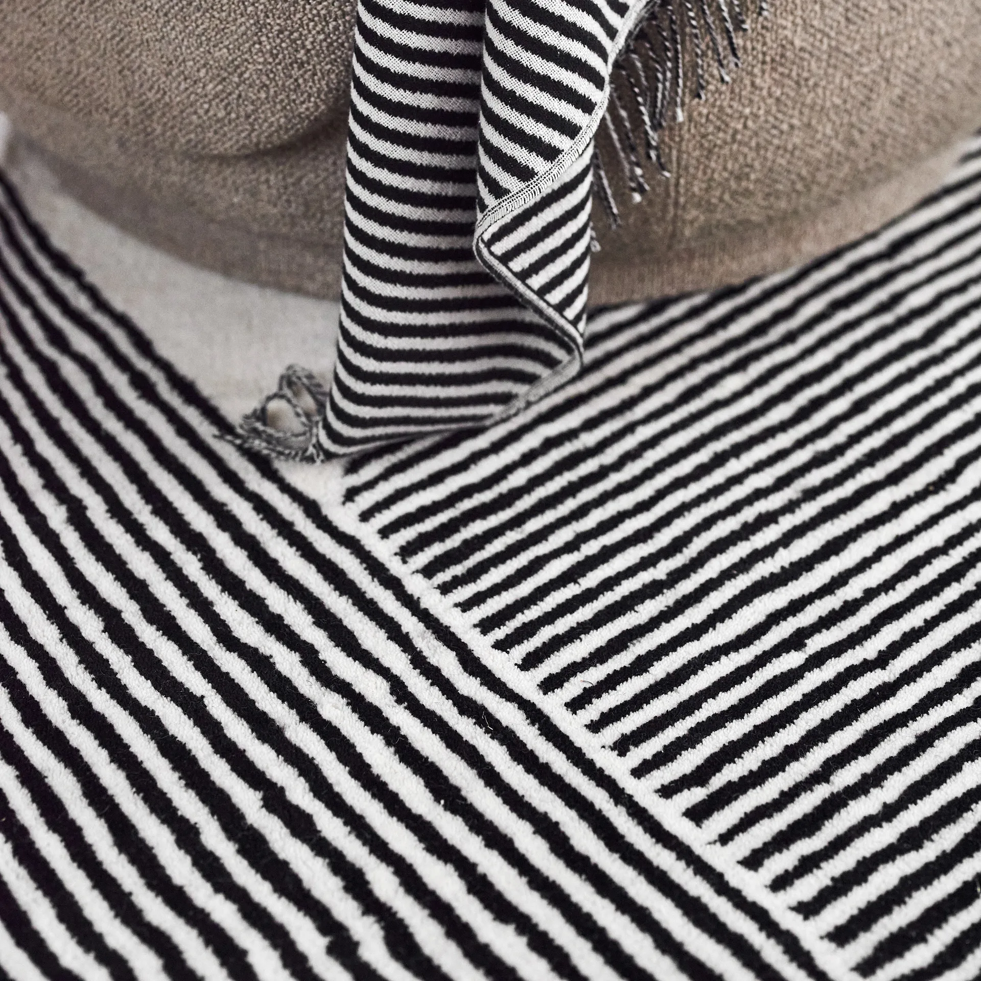 Tapete de lã branco Stripes, 170x240 cm NJRD