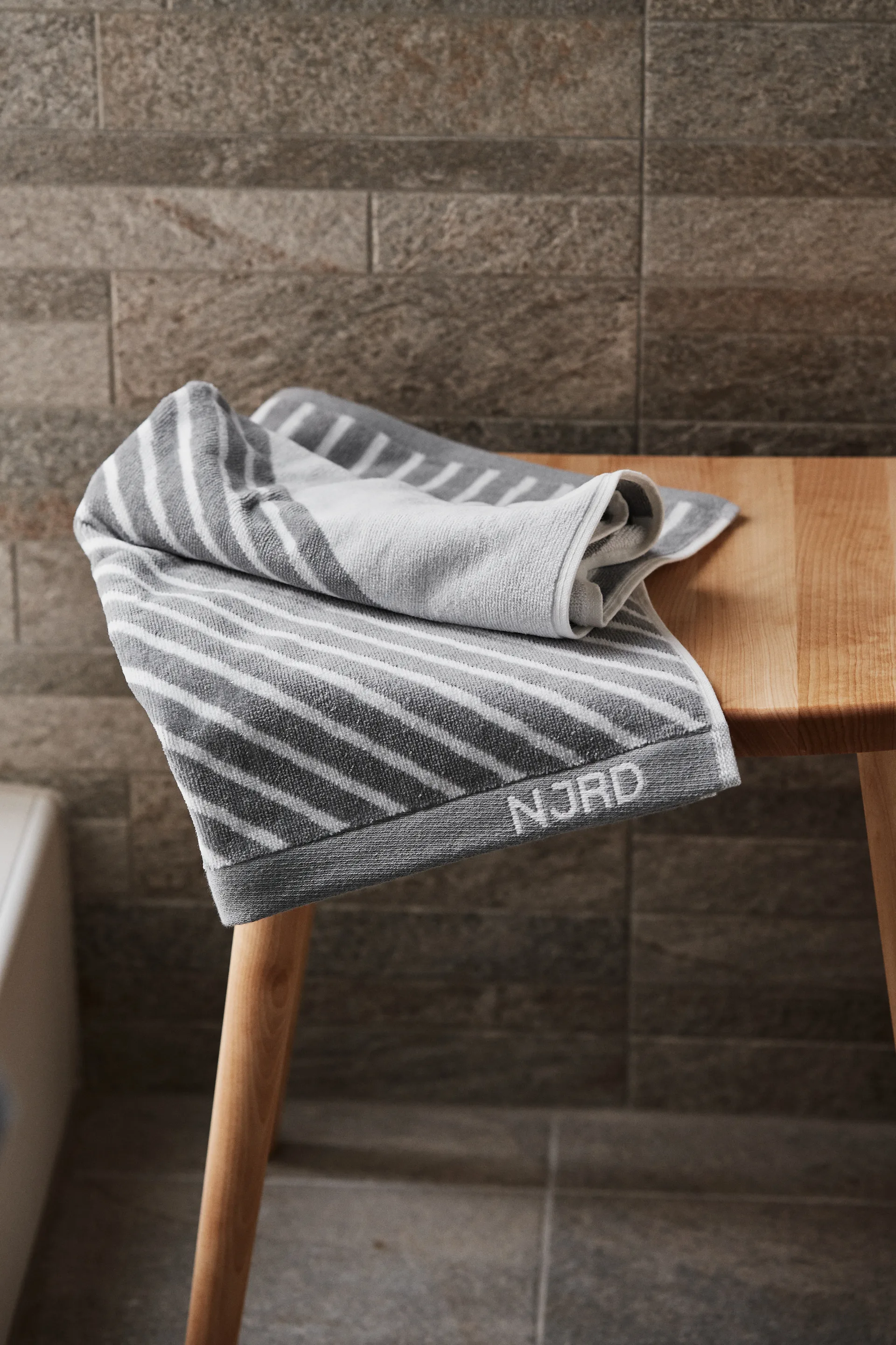 Toalha Stripes 50x70 cm, cinza NJRD