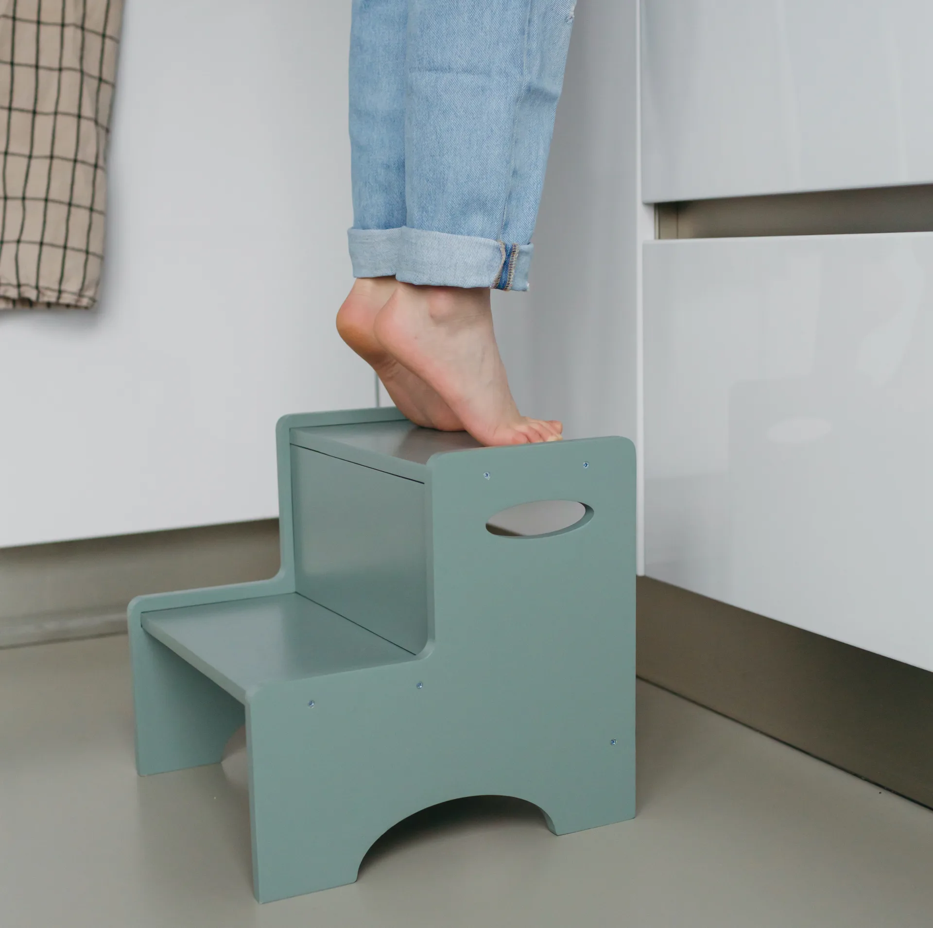 Banquinho infantil Step Up, Verde-oliva Nofred