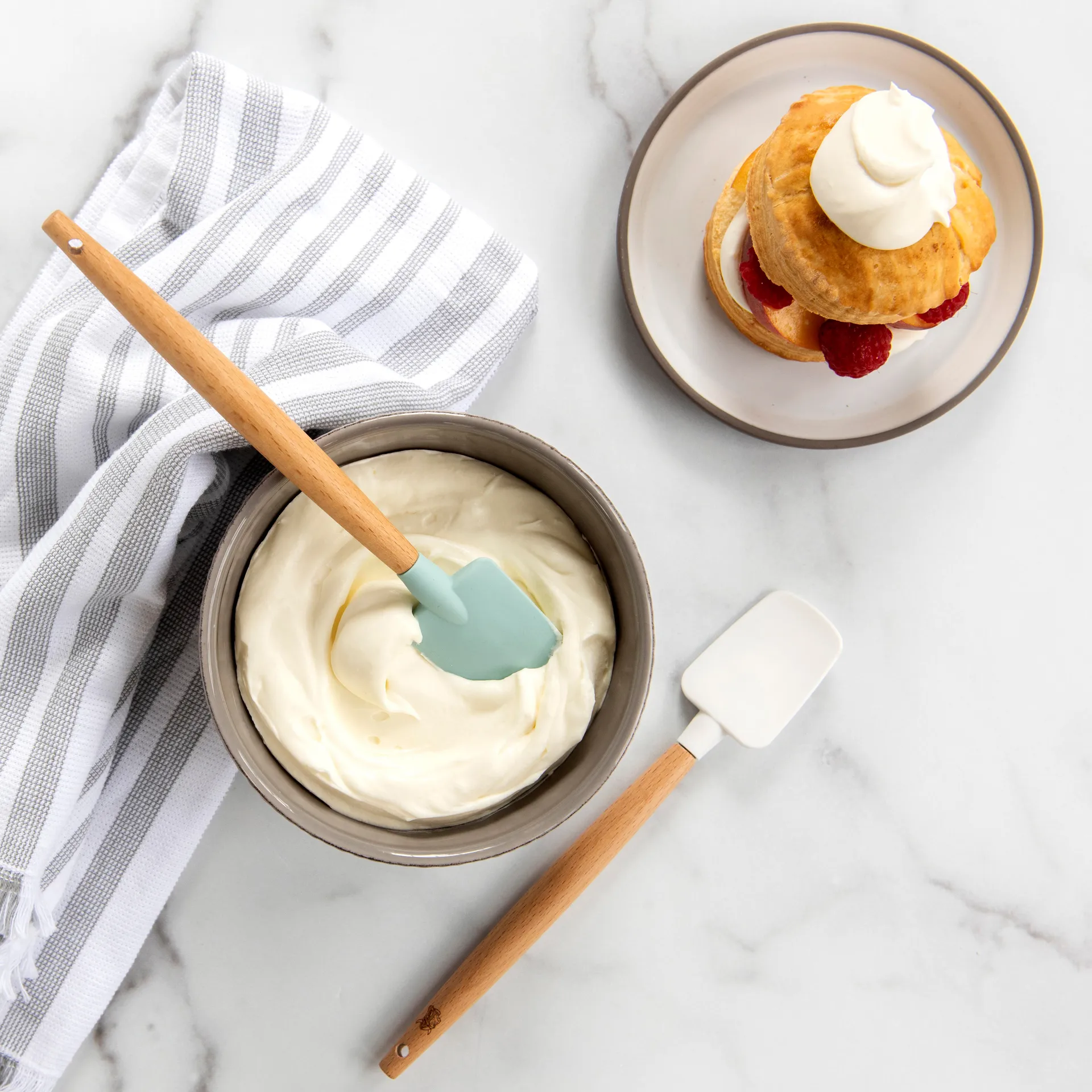 Espátulas pequenas com madeira de faia Nordic Ware, 2 un., White.blue Nordic Ware