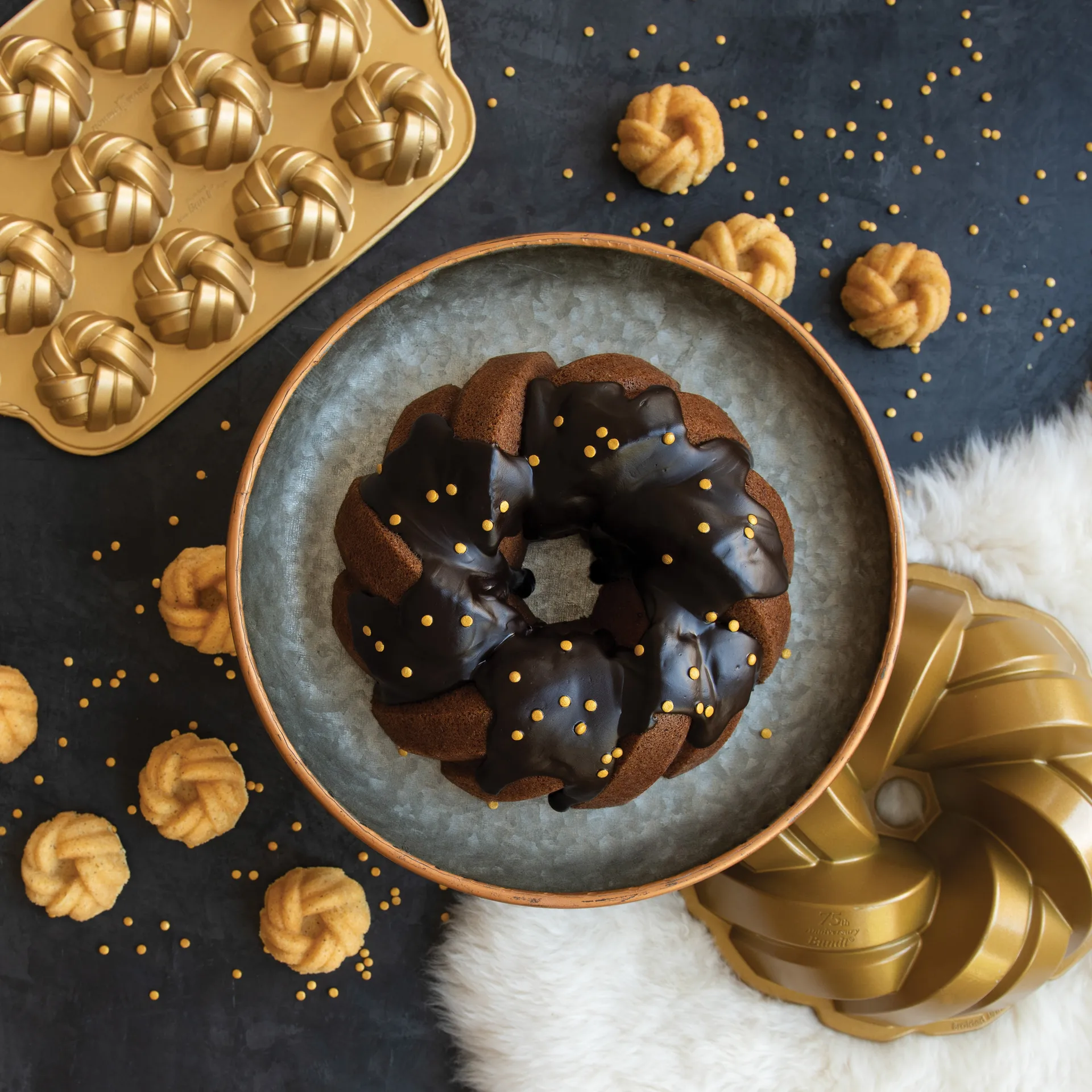 Forma trançada 75th anniversary Nordic Ware redonda , 0,72 L mini Nordic Ware