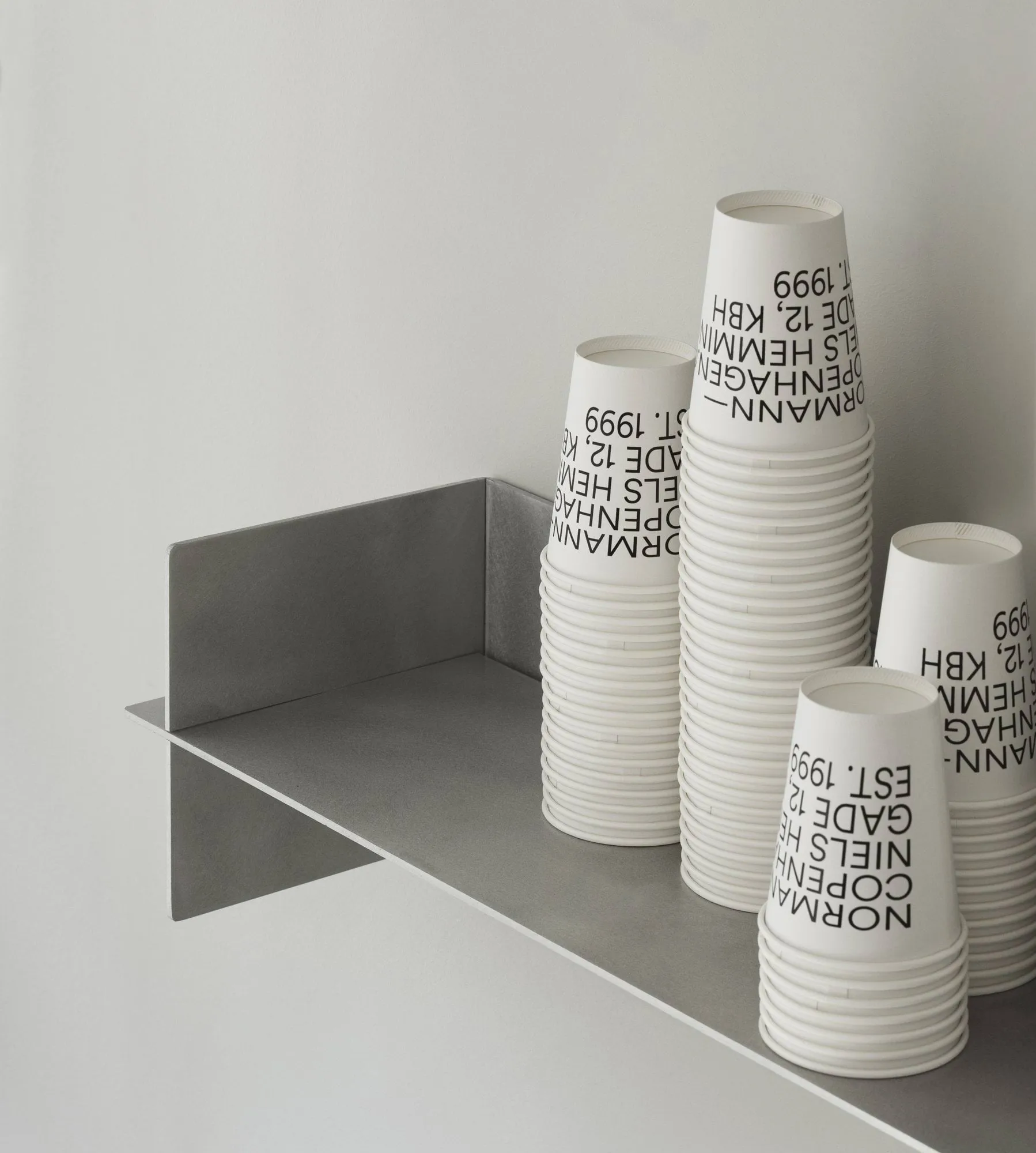 Alu Shelf estante 80 cm, Alumínio Normann Copenhagen