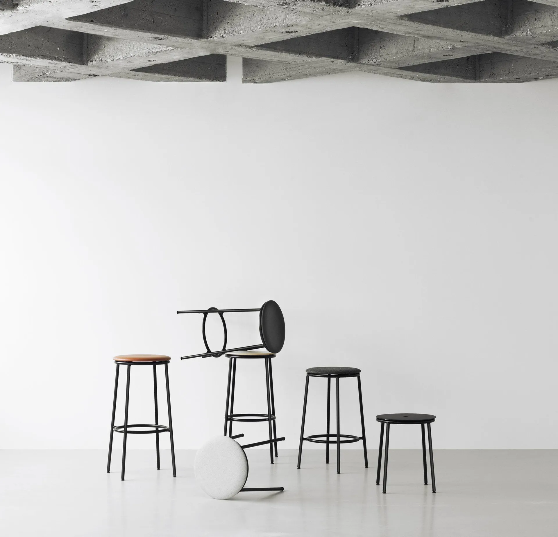 Banco 45 cm, Alumínio preto Normann Copenhagen