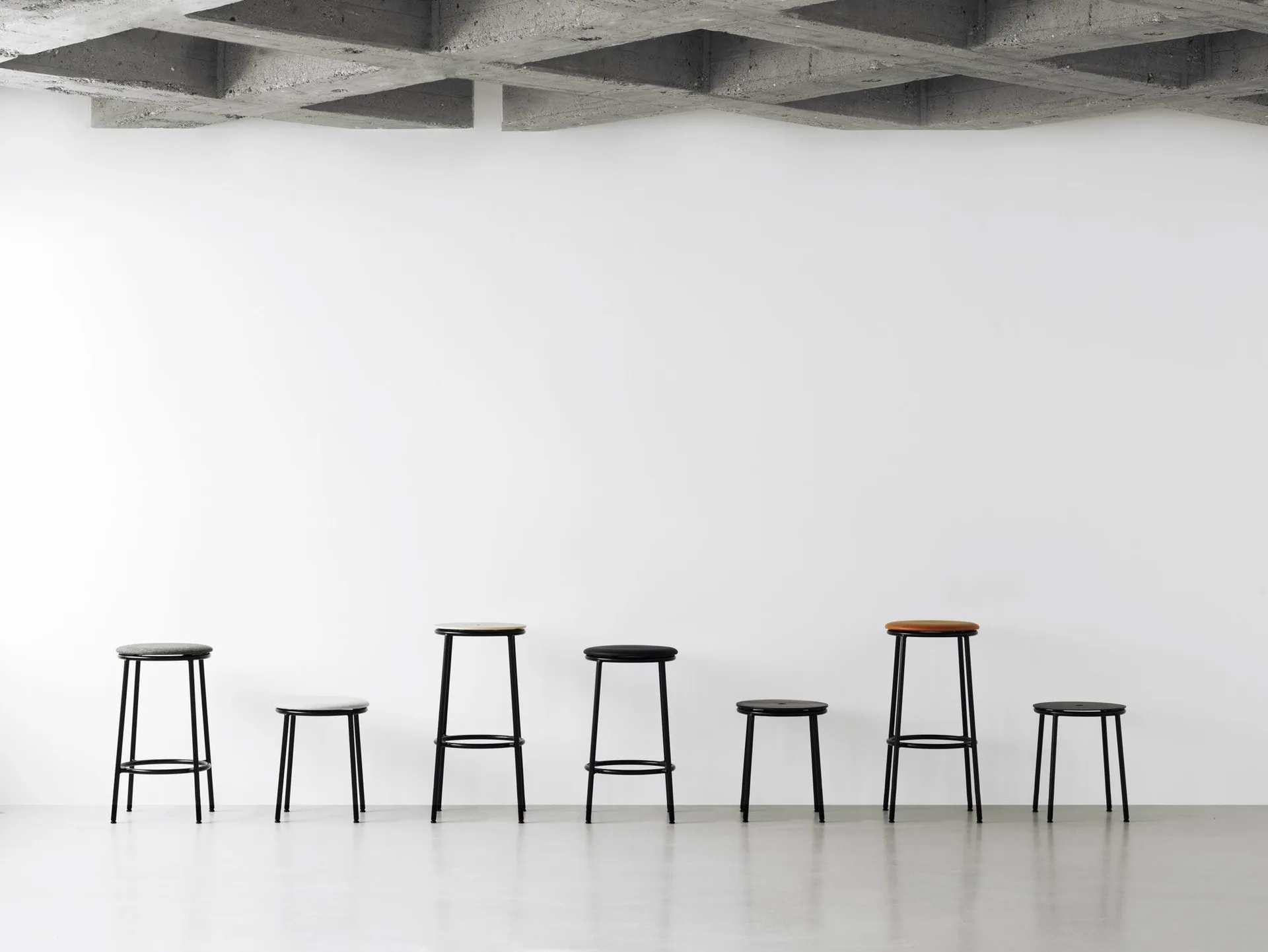 Banco 45 cm, Alumínio preto Normann Copenhagen