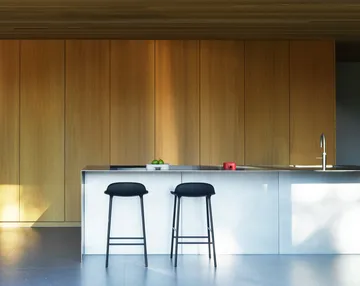 Banco de bar Form Chair pernas de metal, Preto, conjunto de 2 - Normann Copenhagen