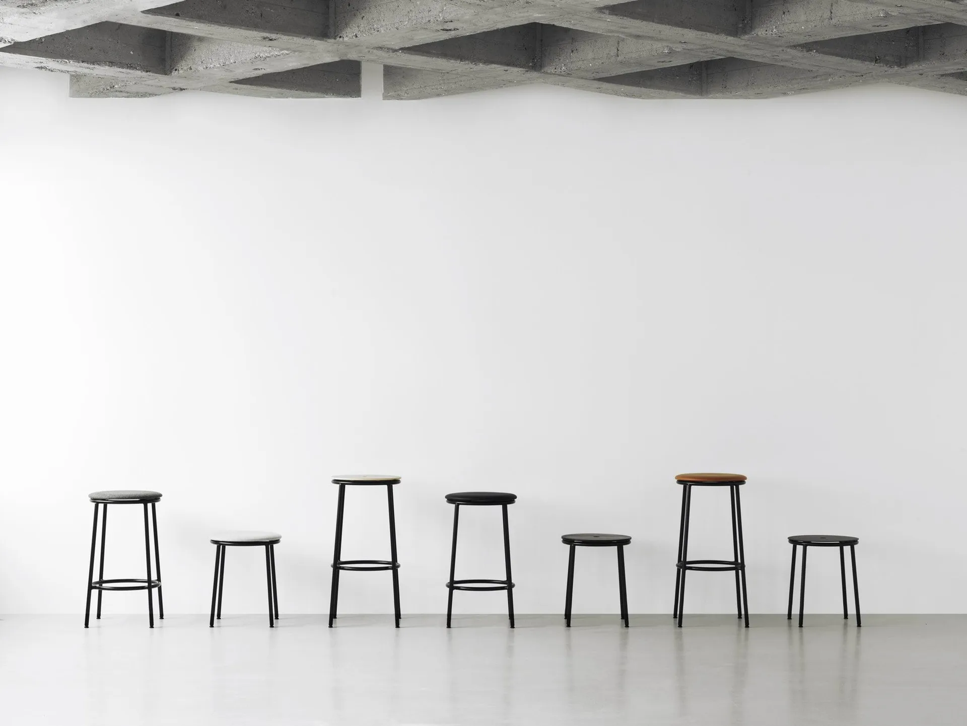 Cadeira bar 65 cm, Carvalho escuro Normann Copenhagen