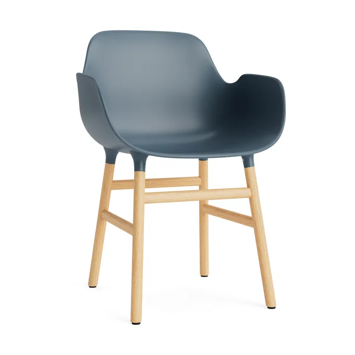 Cadeira Form - azul, pernas carvalho - Normann Copenhagen