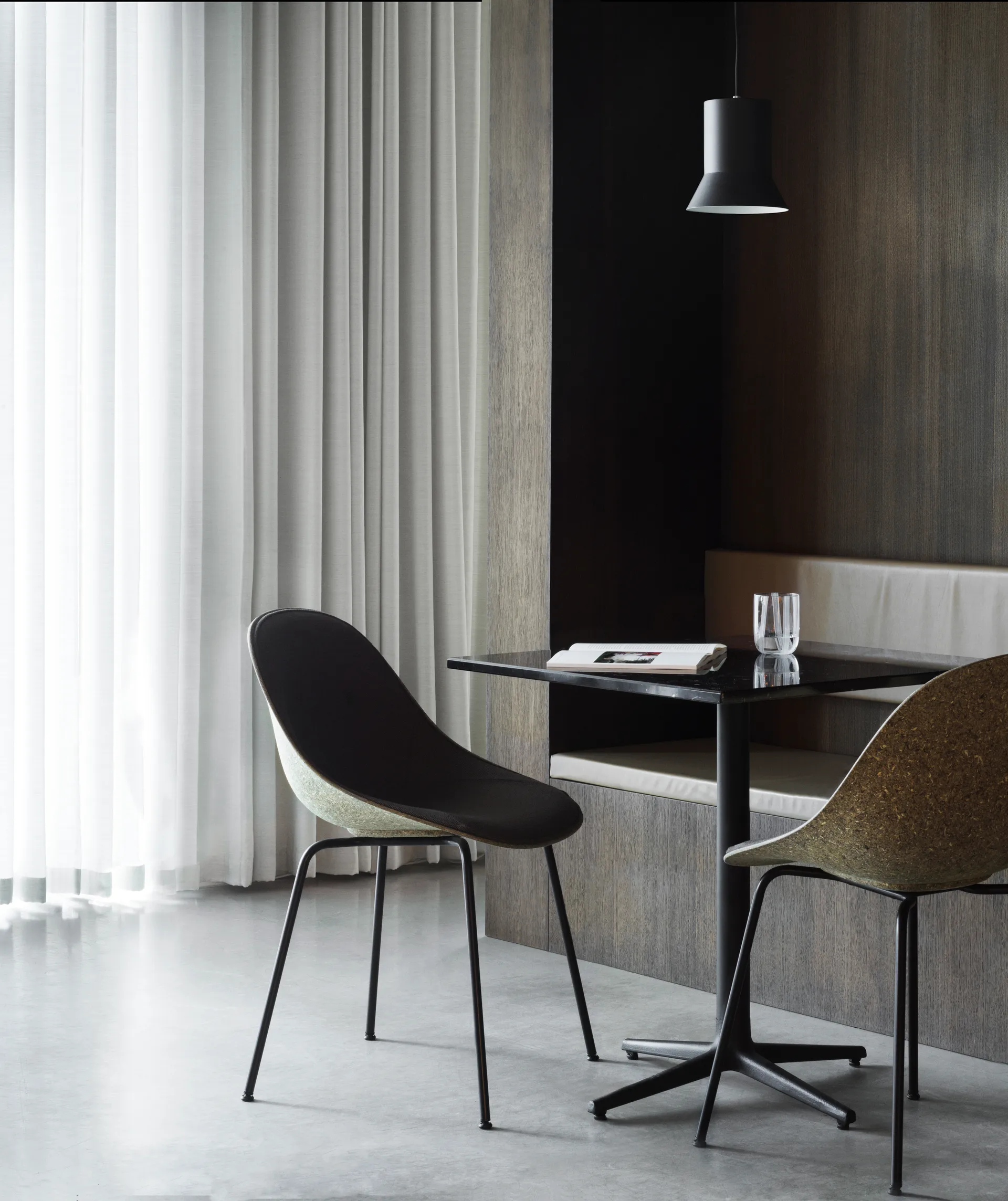 Cadeira Mat Chair, Seaweed-black steel Normann Copenhagen
