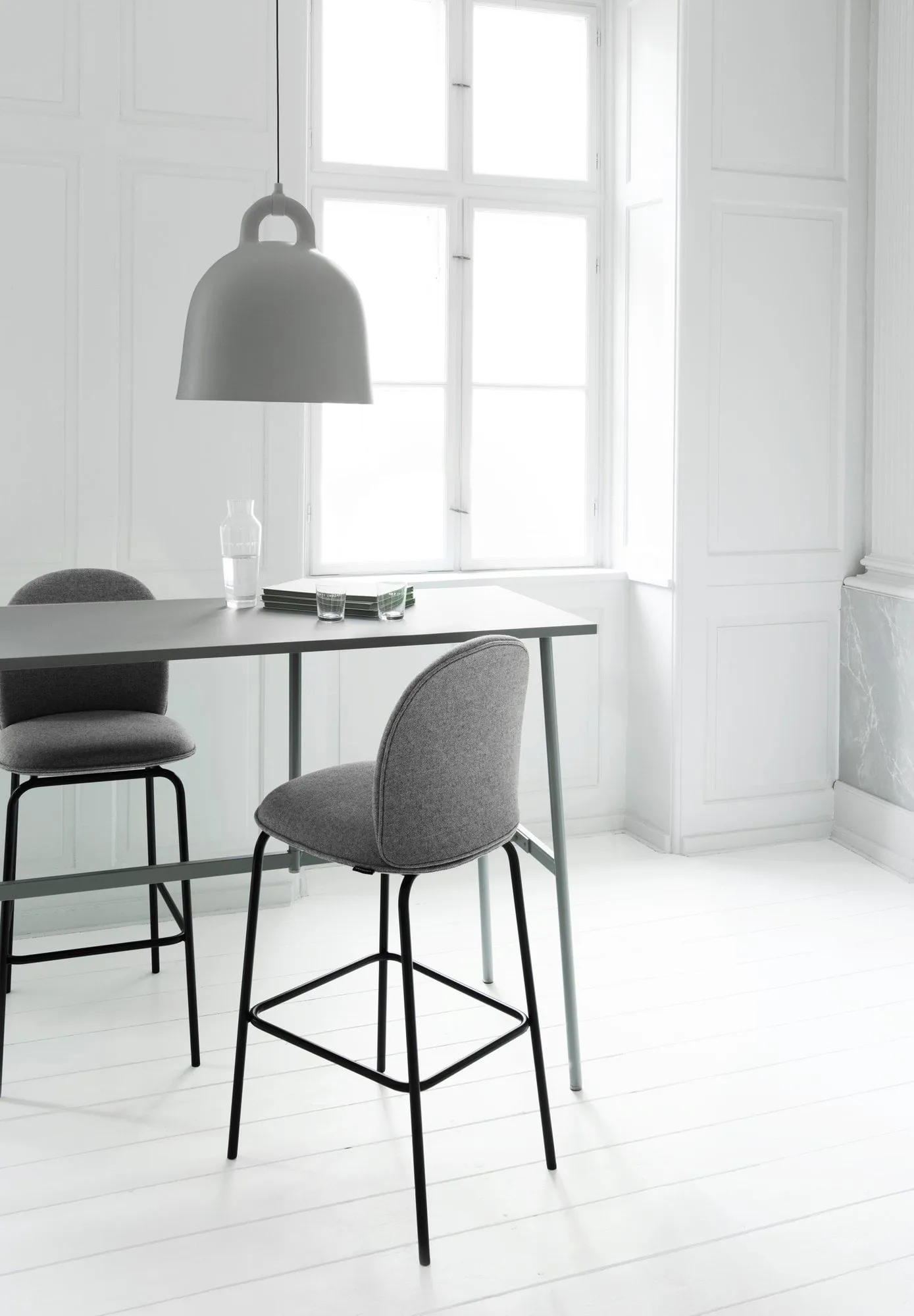 Candeeiro cinza Bell, médio Normann Copenhagen