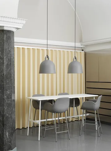 Candeeiro cinza Bell - médio - Normann Copenhagen