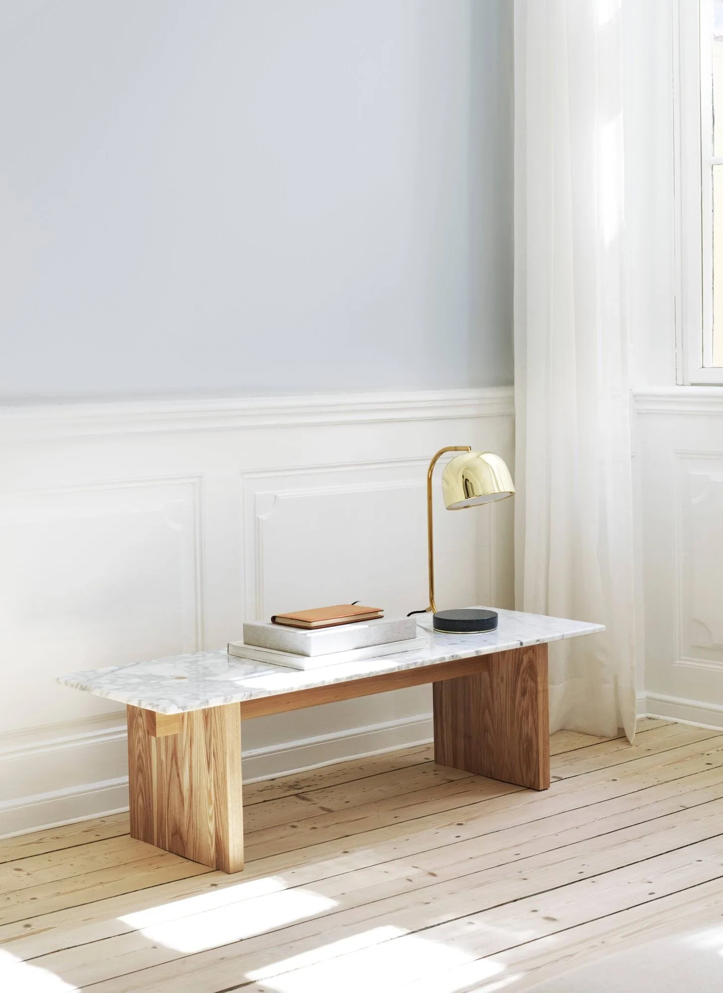 Candeeiro de mesa Grant, latão  Normann Copenhagen