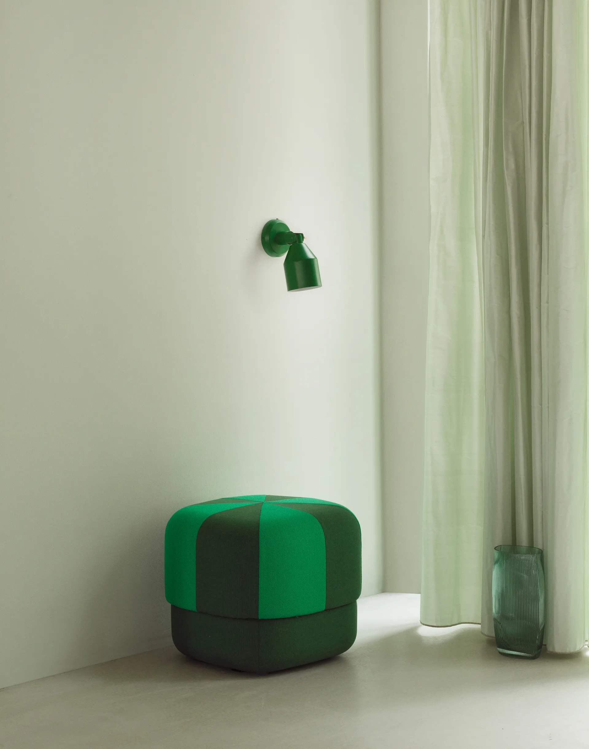 Candeeiro de parede Klip 15,8x24,3 cm, Verde Normann Copenhagen