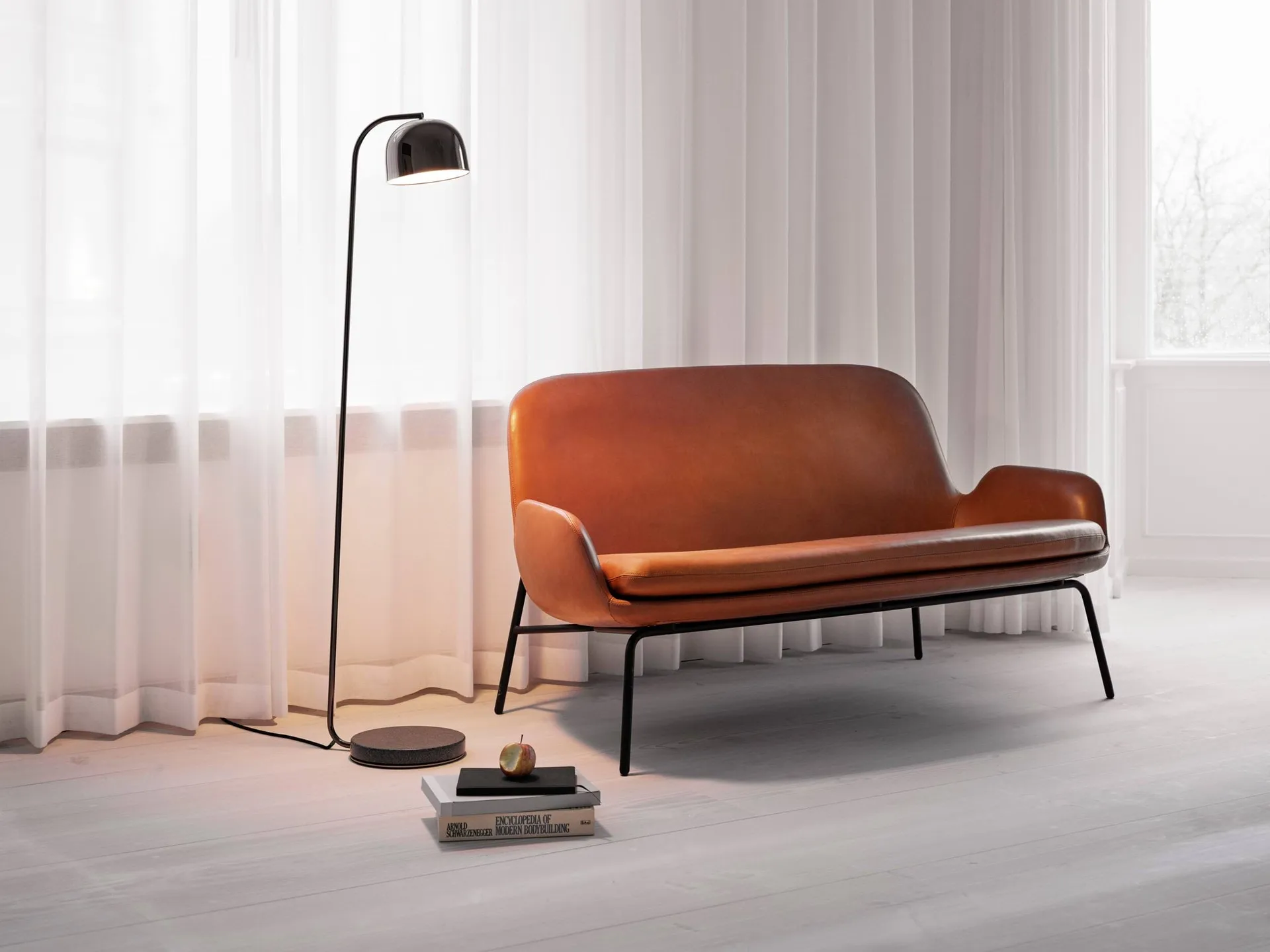 Candeeiro de pé Grant, Preto Normann Copenhagen