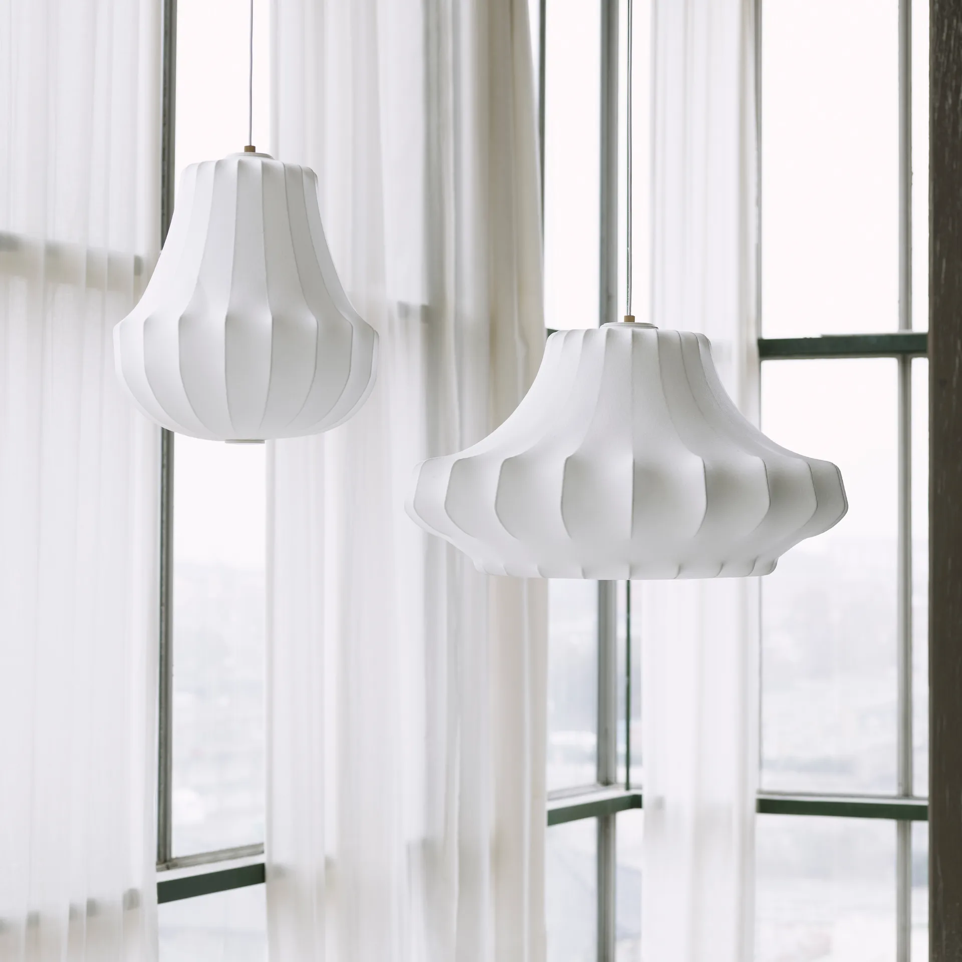 Candeeiro de teto médio Phantom, Branco Normann Copenhagen