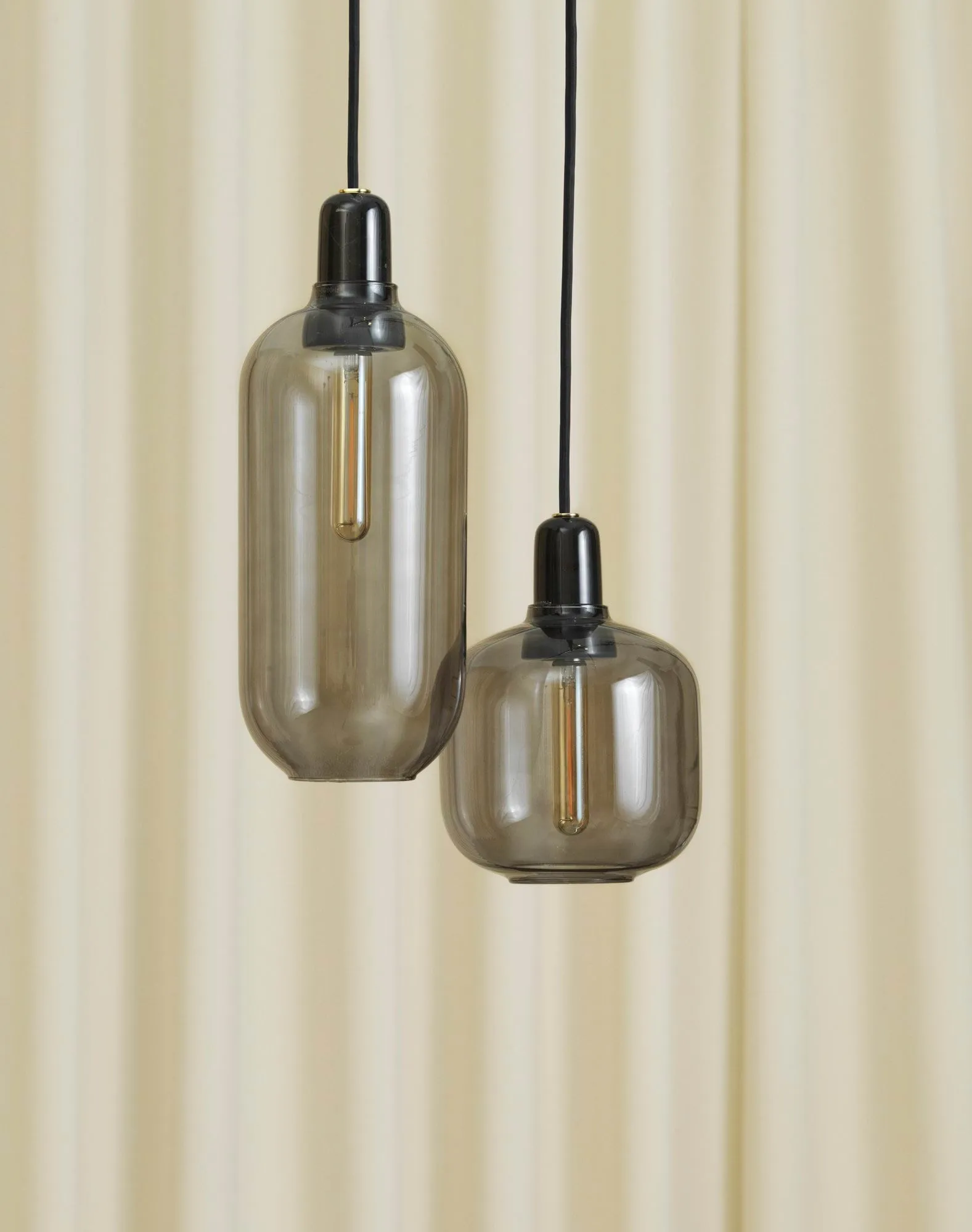 Candeeiro grande Amp, cinza-preto Normann Copenhagen