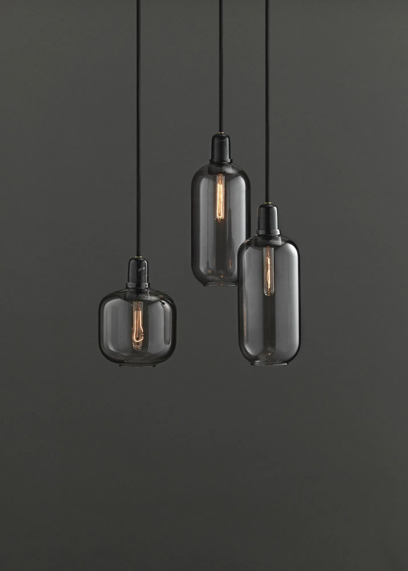 Candeeiro grande Amp, cinza-preto Normann Copenhagen