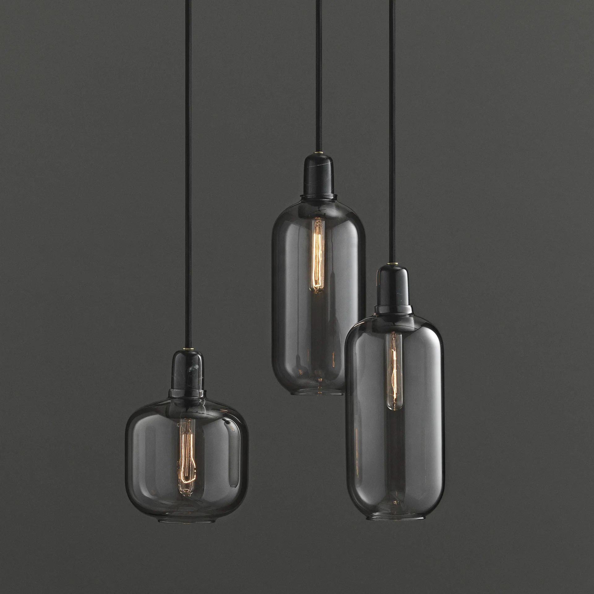 Candeeiro grande Amp, cinza-preto Normann Copenhagen