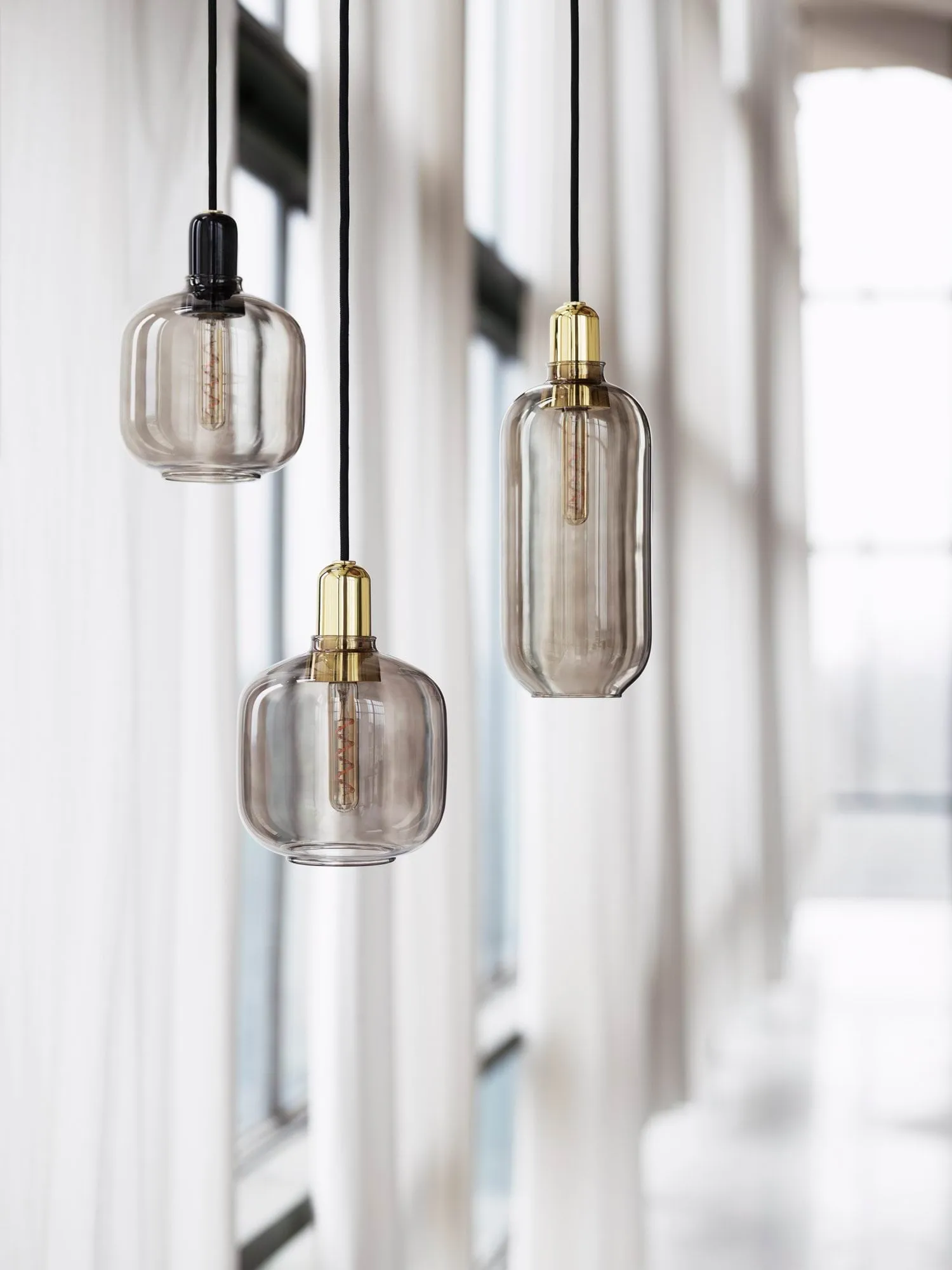 Candeeiro pequeno Amp, cinza-preto Normann Copenhagen