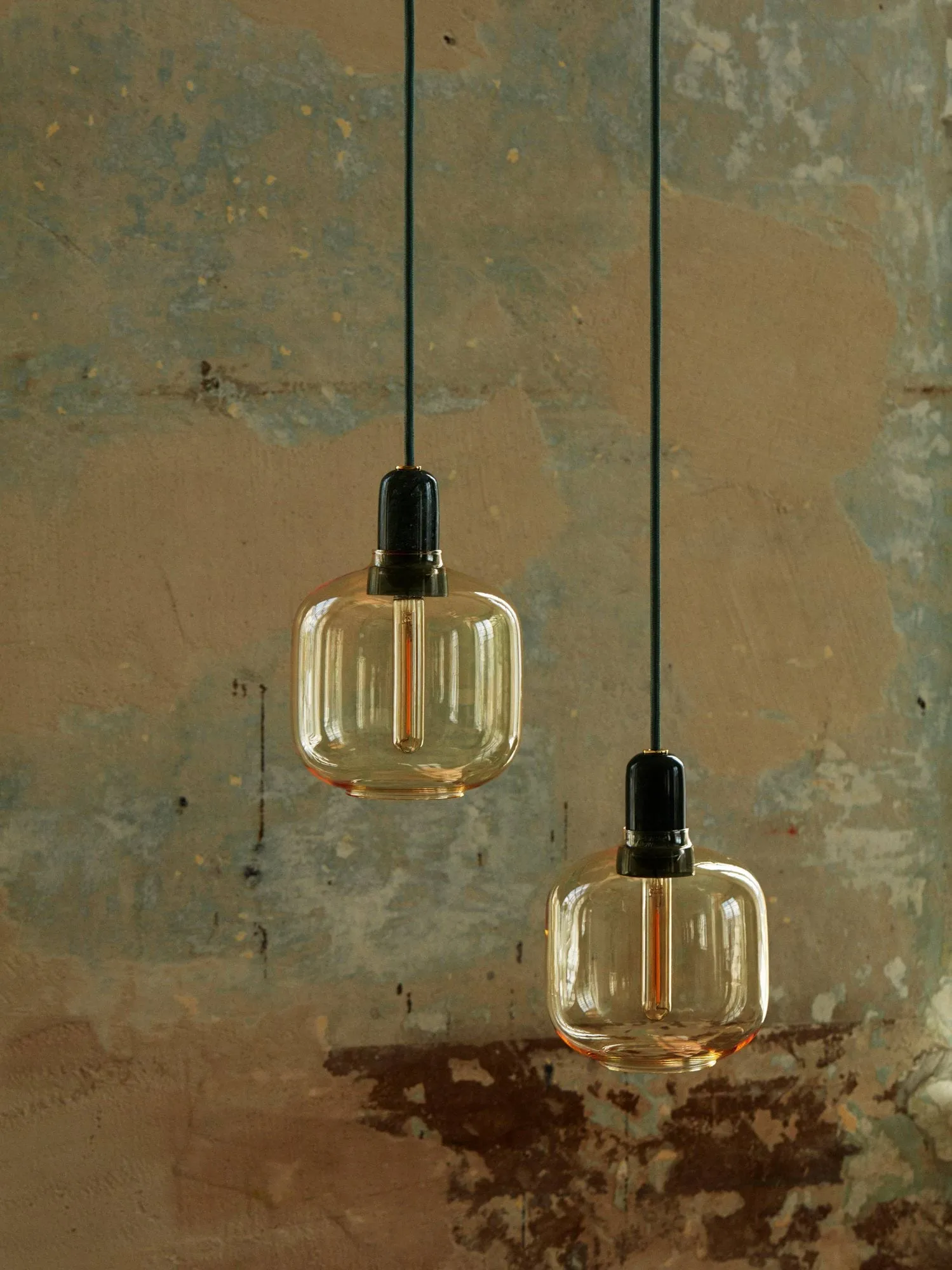 Candeeiro pequeno Amp, dourado-verde Normann Copenhagen