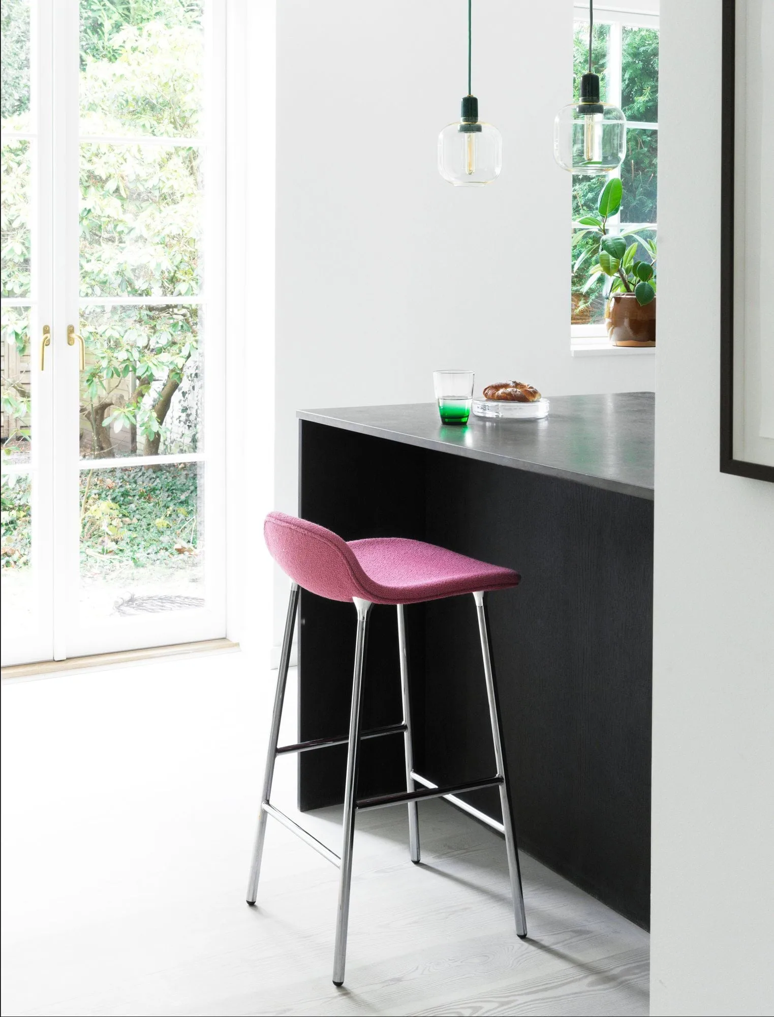 Candeeiro pequeno Amp, dourado-verde Normann Copenhagen