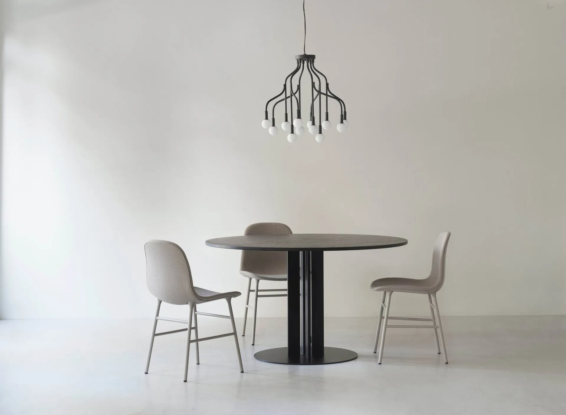 Candeeiro suspenso Vekst small, Preto Normann Copenhagen