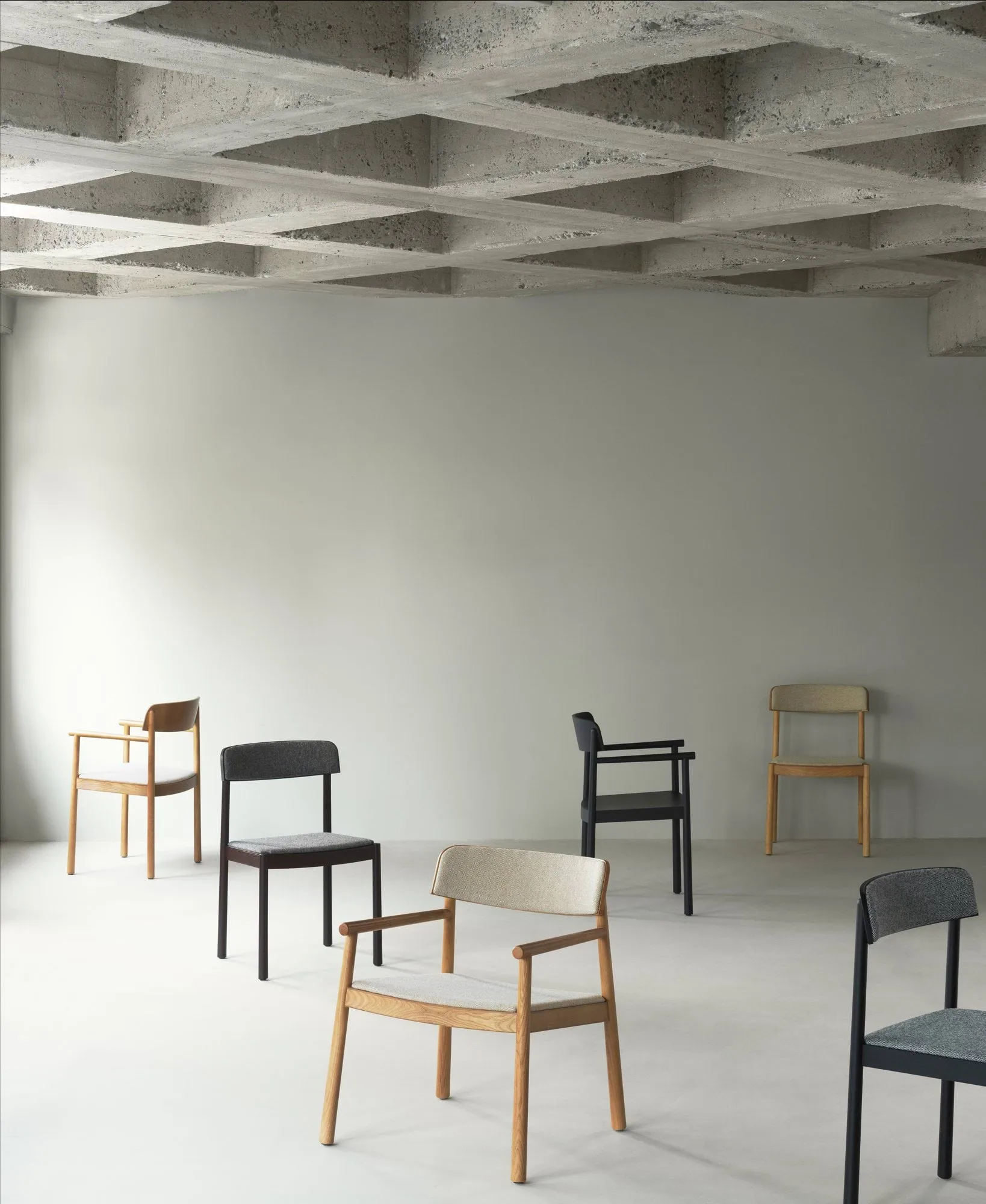 Herit poltrona com almofada, Black/ Ultra Leather - Black Normann Copenhagen