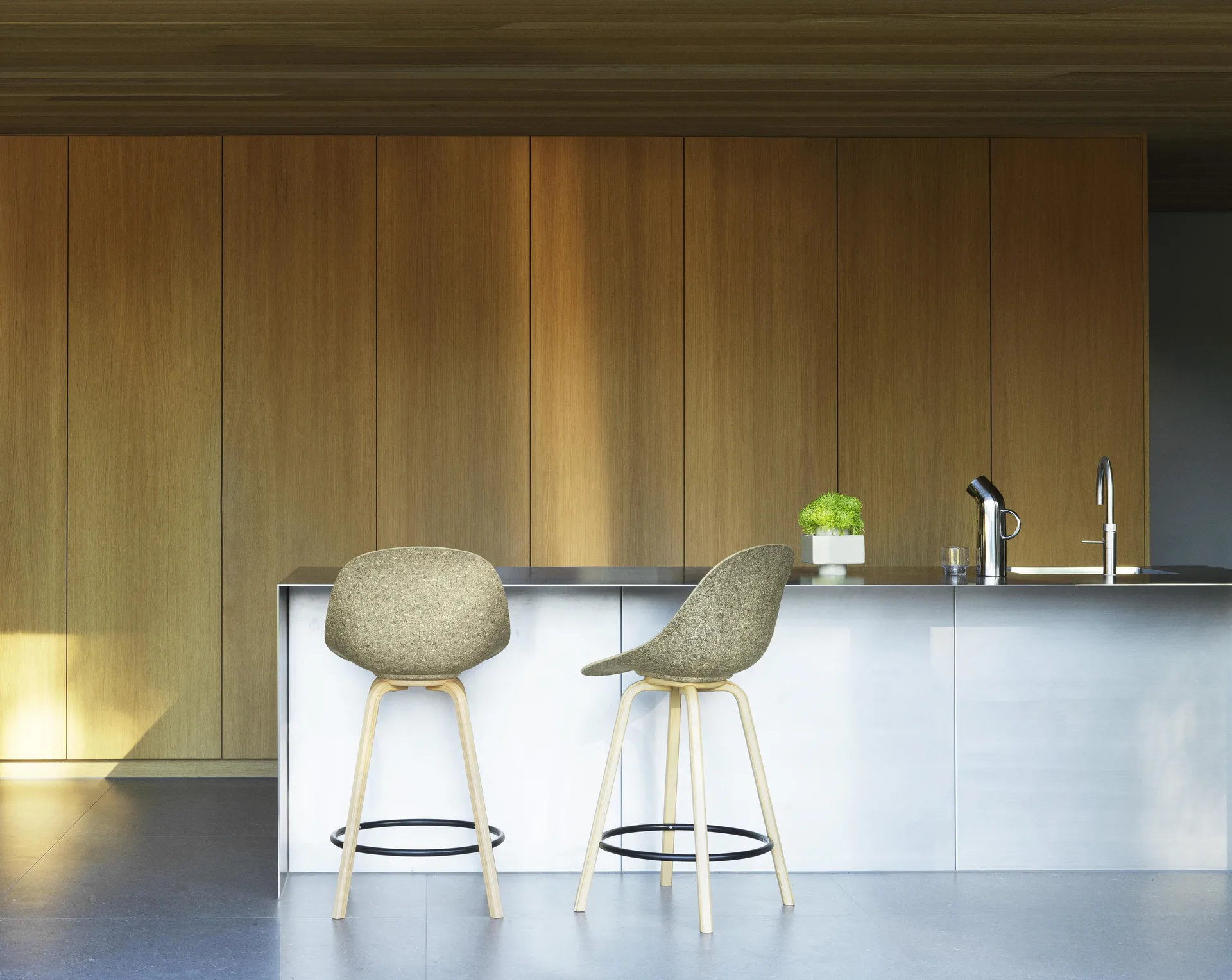 Mat Bar Chair cadeira de bar 65 cm, Alga-faia-aço preto Normann Copenhagen