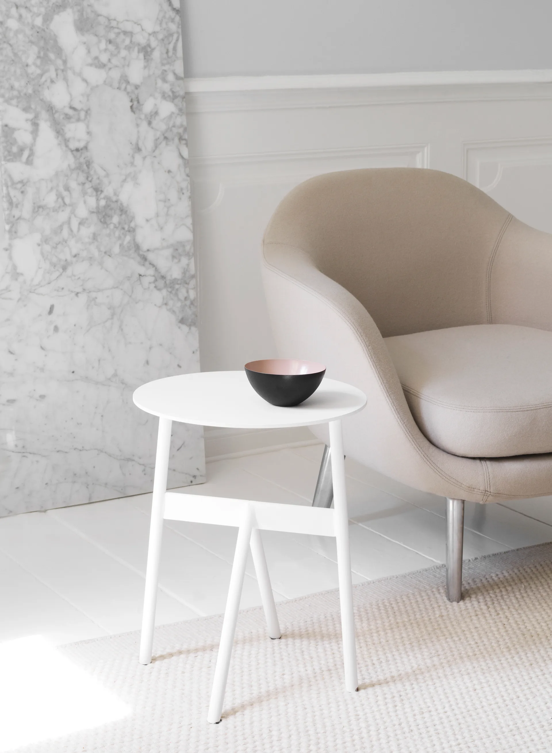 Mesa de apoio Stock Table Ø37 cm H:46 cm, White Normann Copenhagen
