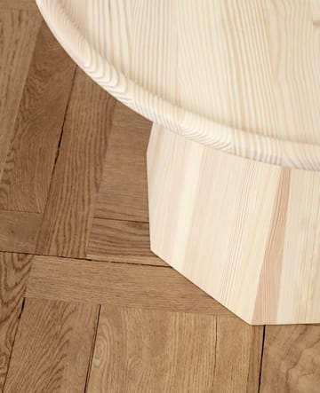 Pinheiro mesa grande Ø65 cm H:44.5 cm - Pine - Normann Copenhagen