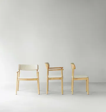 Timb cadeira com braços - Tan ash-Hallingdal 220 - Normann Copenhagen