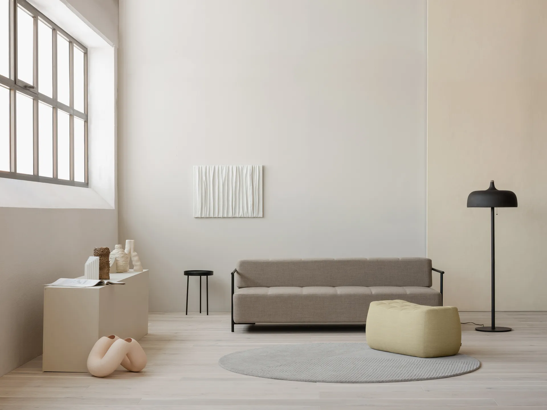 Candeeiro de pé Acorn, Preto mate Northern