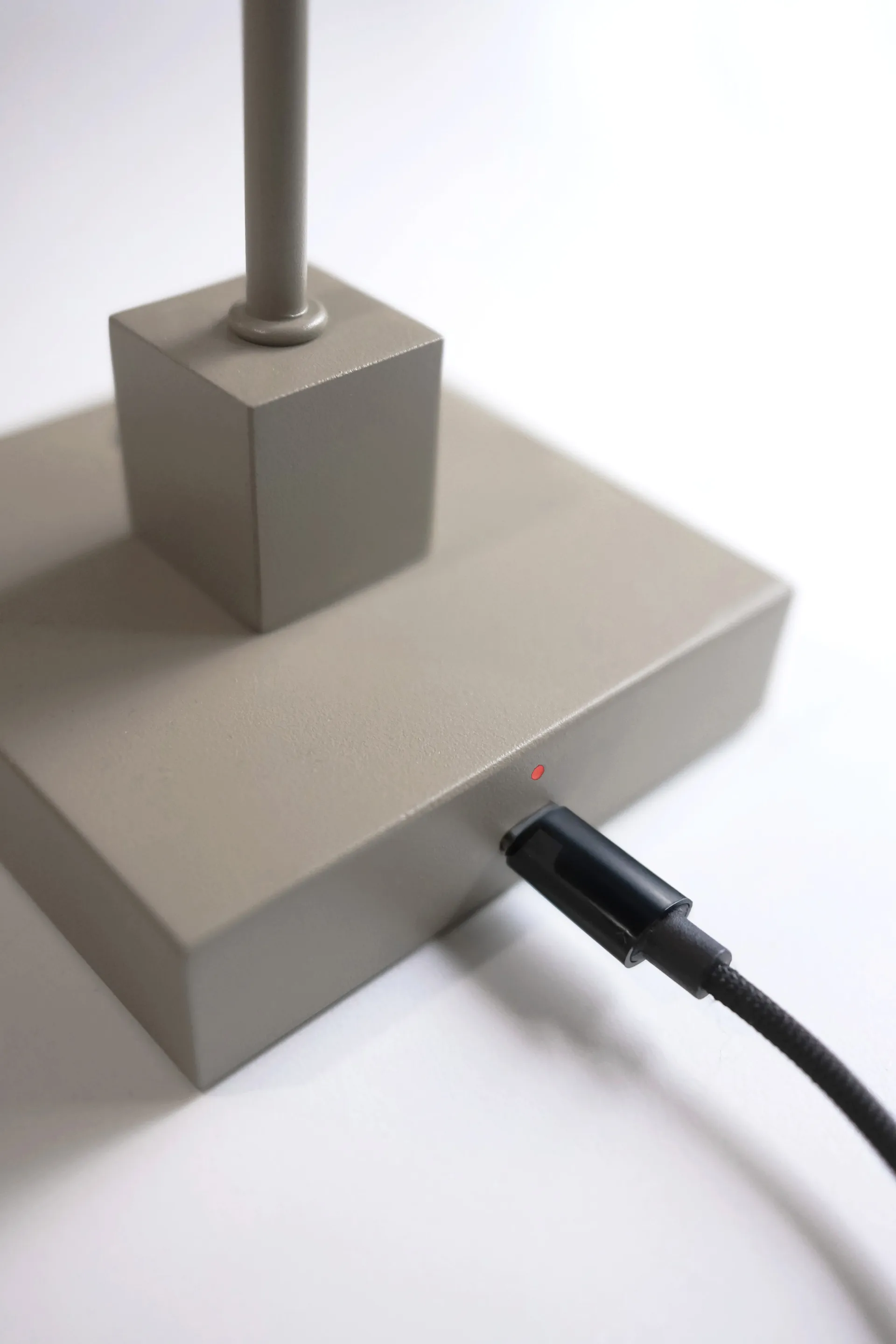 Snowball portabel candeeiro de mesa 33 cm, Cinza bege Northern