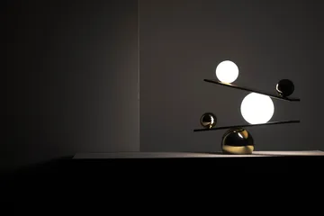 Candeeiro de mesa Balance  - Latão, v2 - Oblure