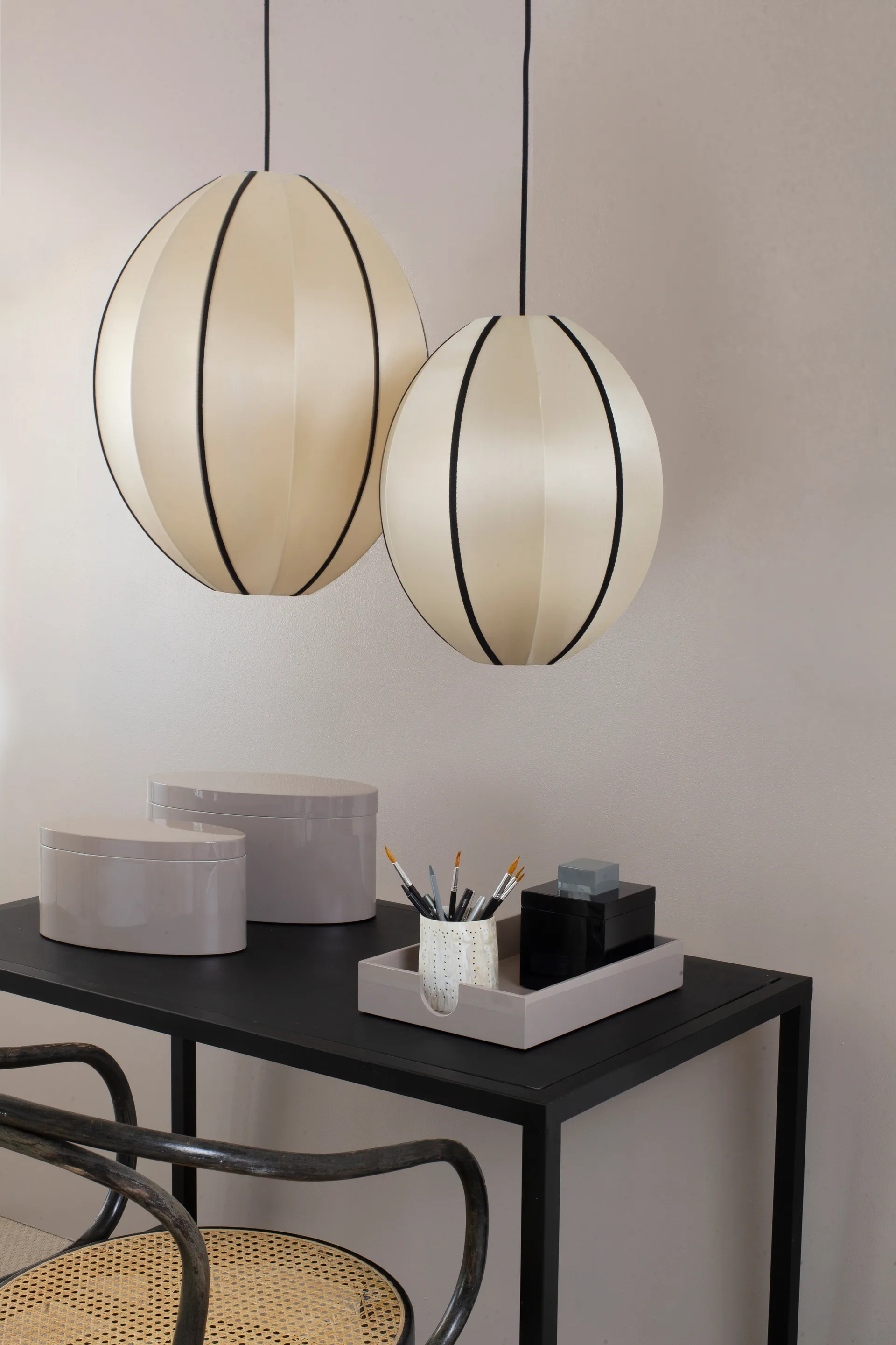 Abajur Indochina Classic Oval L, Kit-black Oi Soi Oi