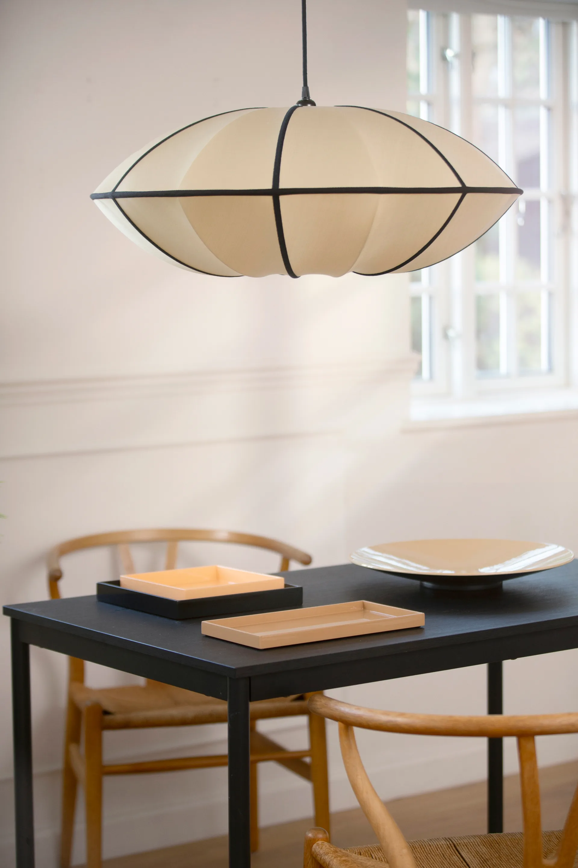 Abajur Indochina Classic UFO, Kit-black Oi Soi Oi