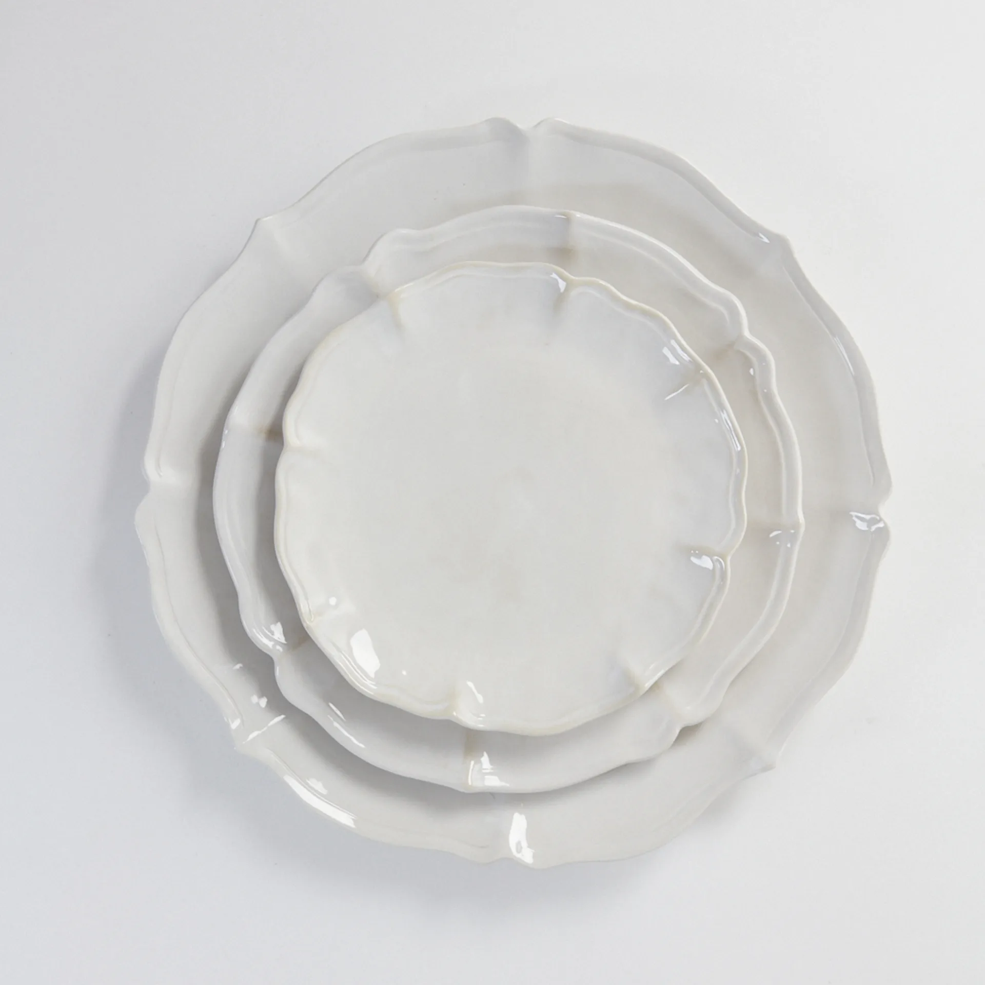 Judith prato grande Ø34 cm, Branco Olsson & Jensen