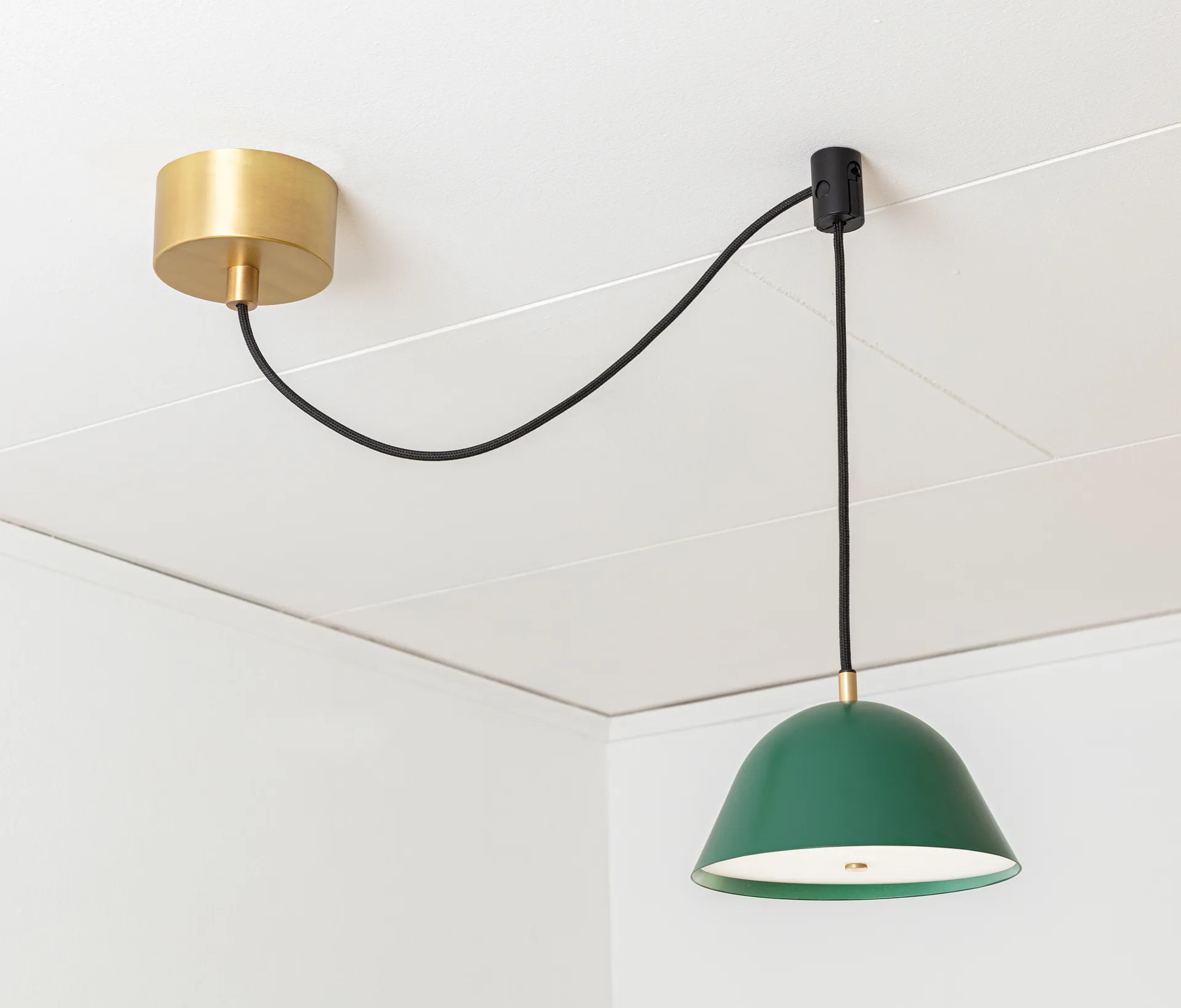 Streck pendente pequeno 11x21 cm, Verde pinheiro RAL 6028 Örsjö Belysning