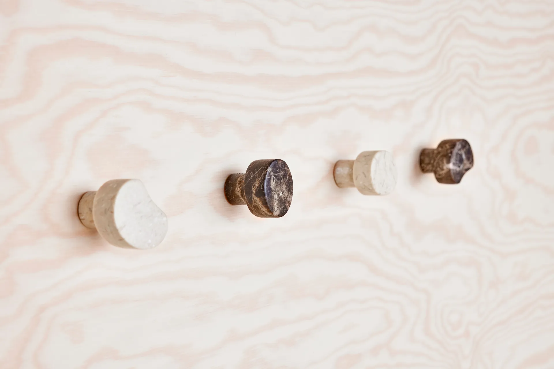 Gancho de mármore Savi no.1, Choko OYOY