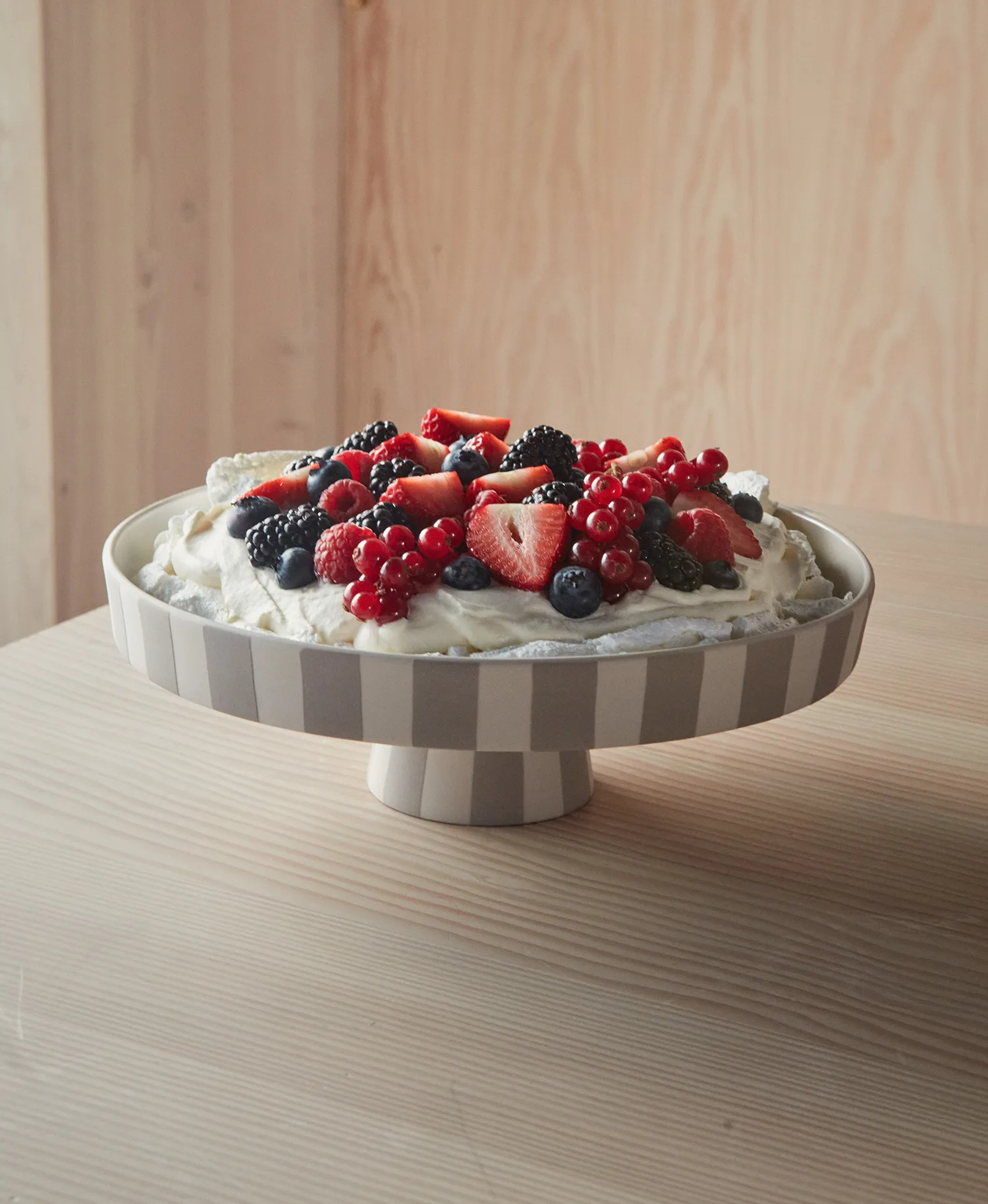 Toppu travessa grande Ø27 cm, Clay OYOY