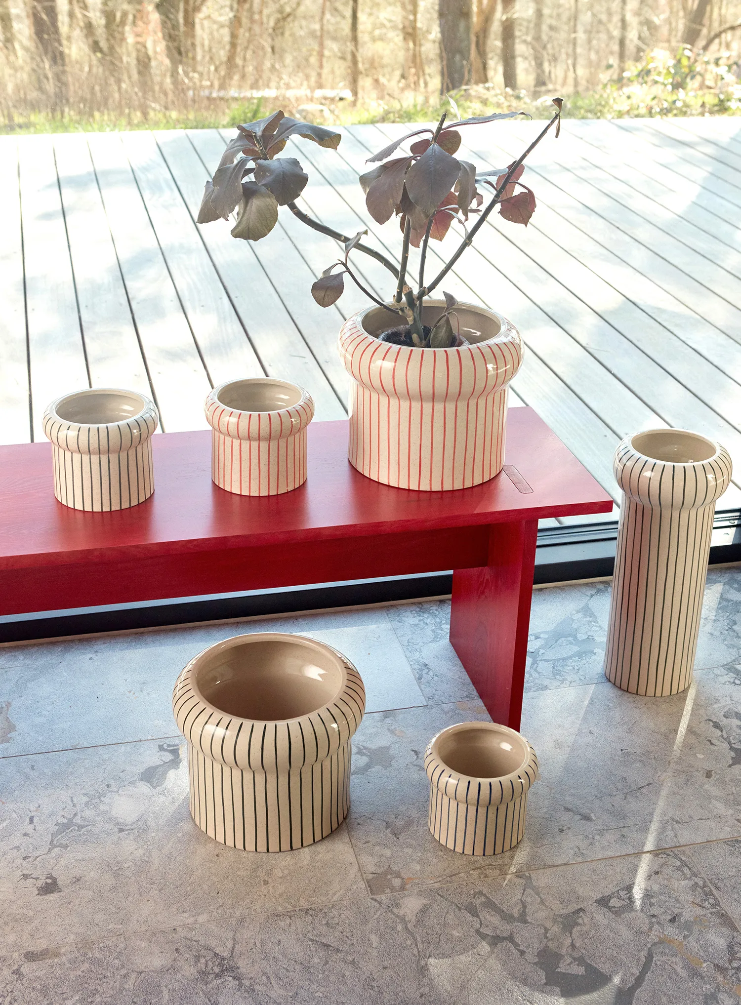 Vaso pequeno Aki Ø16.5 cm , Off white-vermelho OYOY