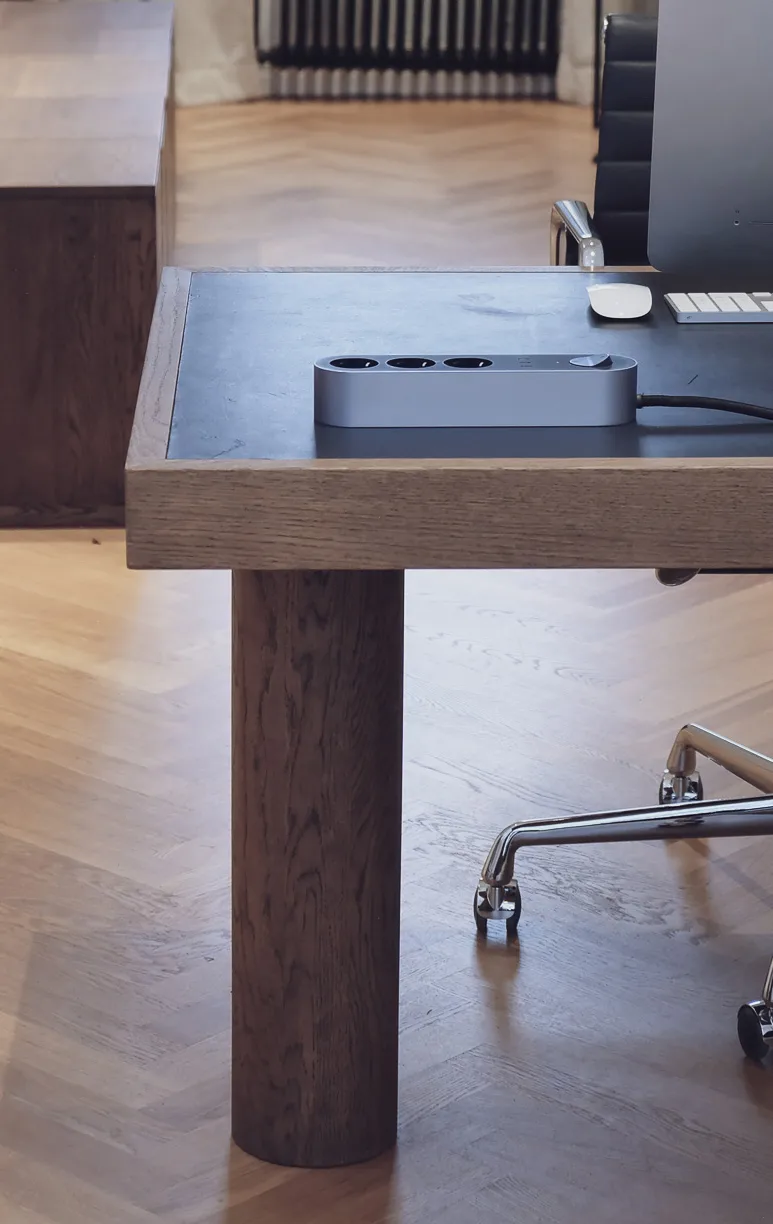 Edgar Power Bar extensão múltipla, Satin alumínio palett3