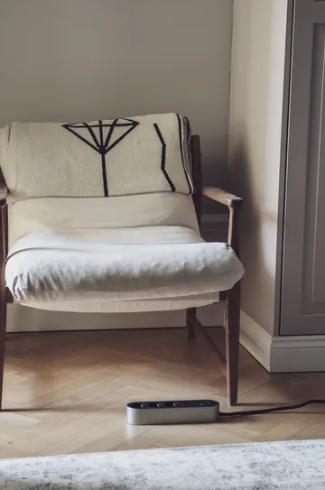 Edgar Power Bar extensão múltipla - Satin alumínio - palett3