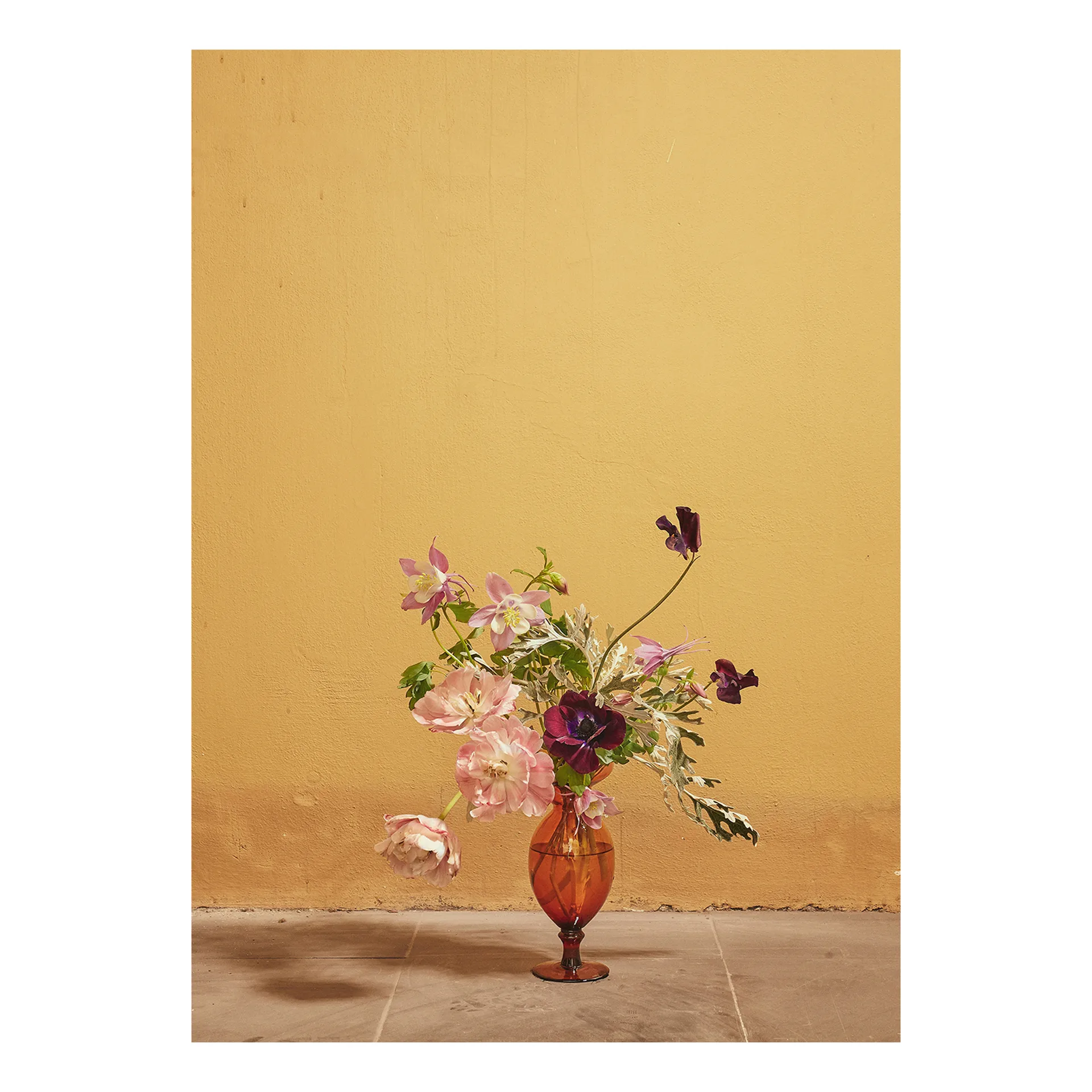 Póster Blomst 02 Ochra, 50x70 cm Paper Collective