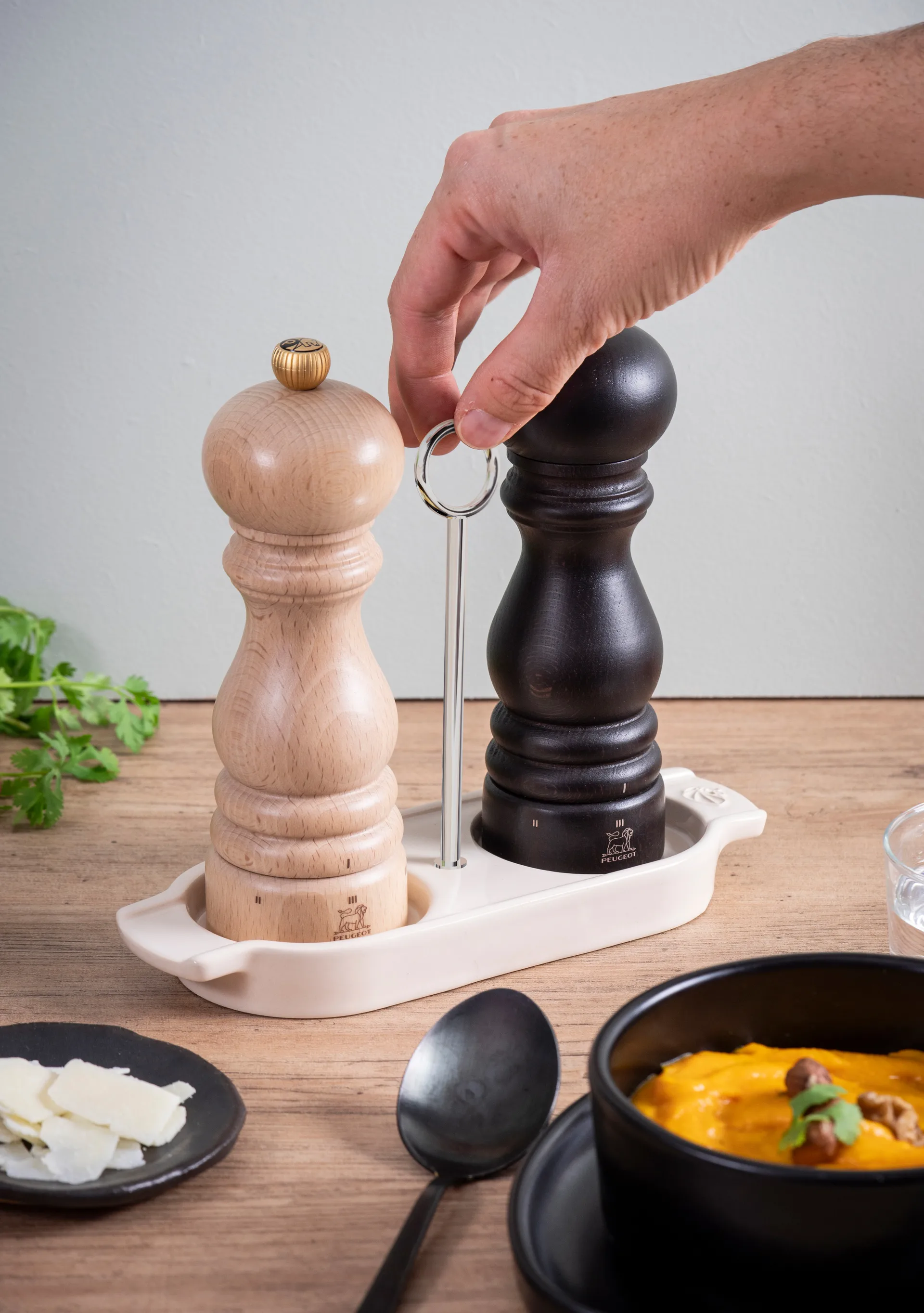 Suporte para moinhos Linea com alça, Ecru Peugeot