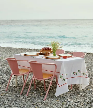 Wild Strawberry toalha de mesa - Vermelho, 350x150 cm - Pick a Poppy