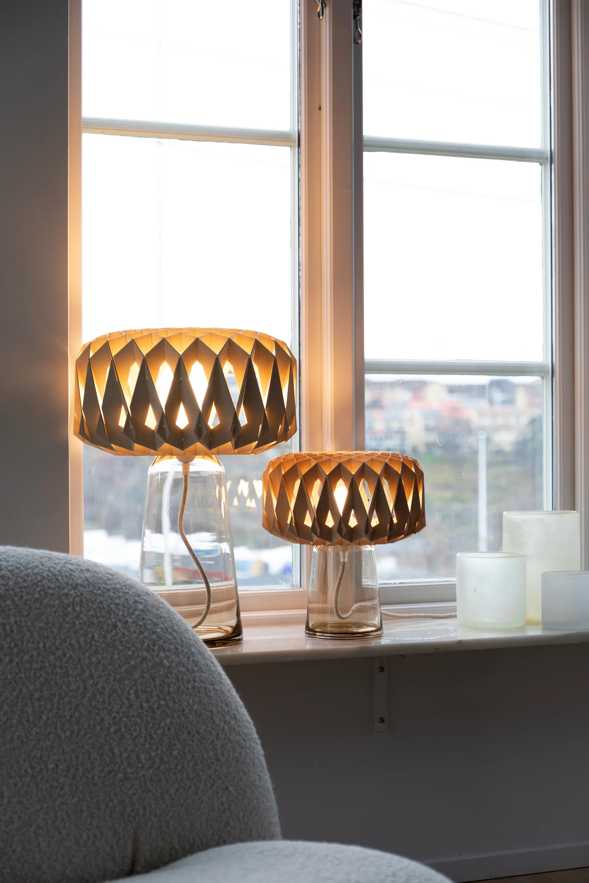 Signature 25 candeeiro de mesa, Amber-bétula, Ø28x34 cm Pilke