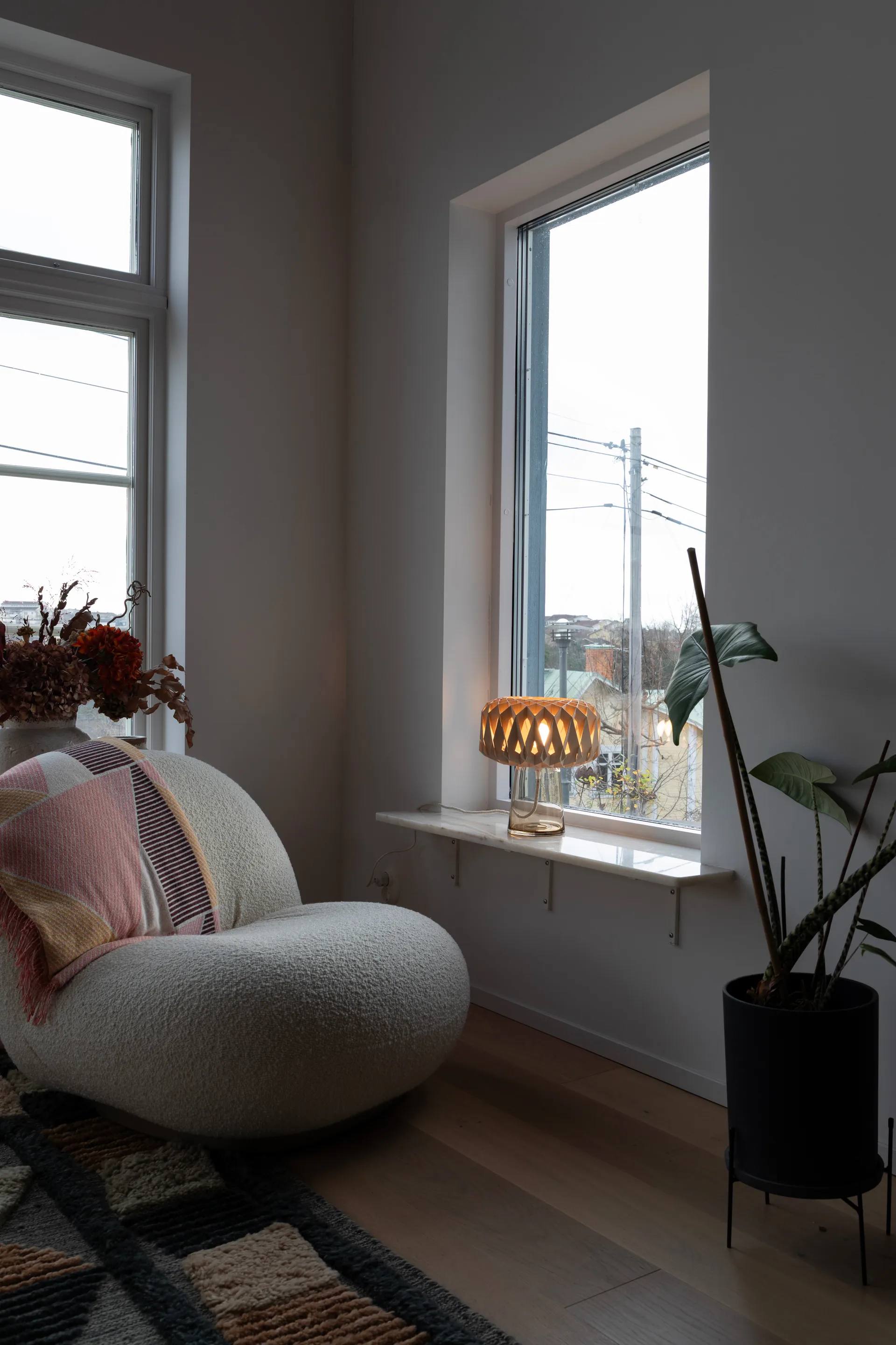 Signature 25 candeeiro de mesa, Amber-bétula, Ø28x34 cm Pilke