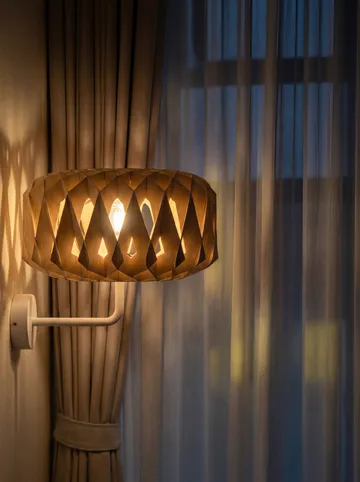 Signature 25 candeeiro de parede - Bétula, Ø28x15,5 cm - Pilke