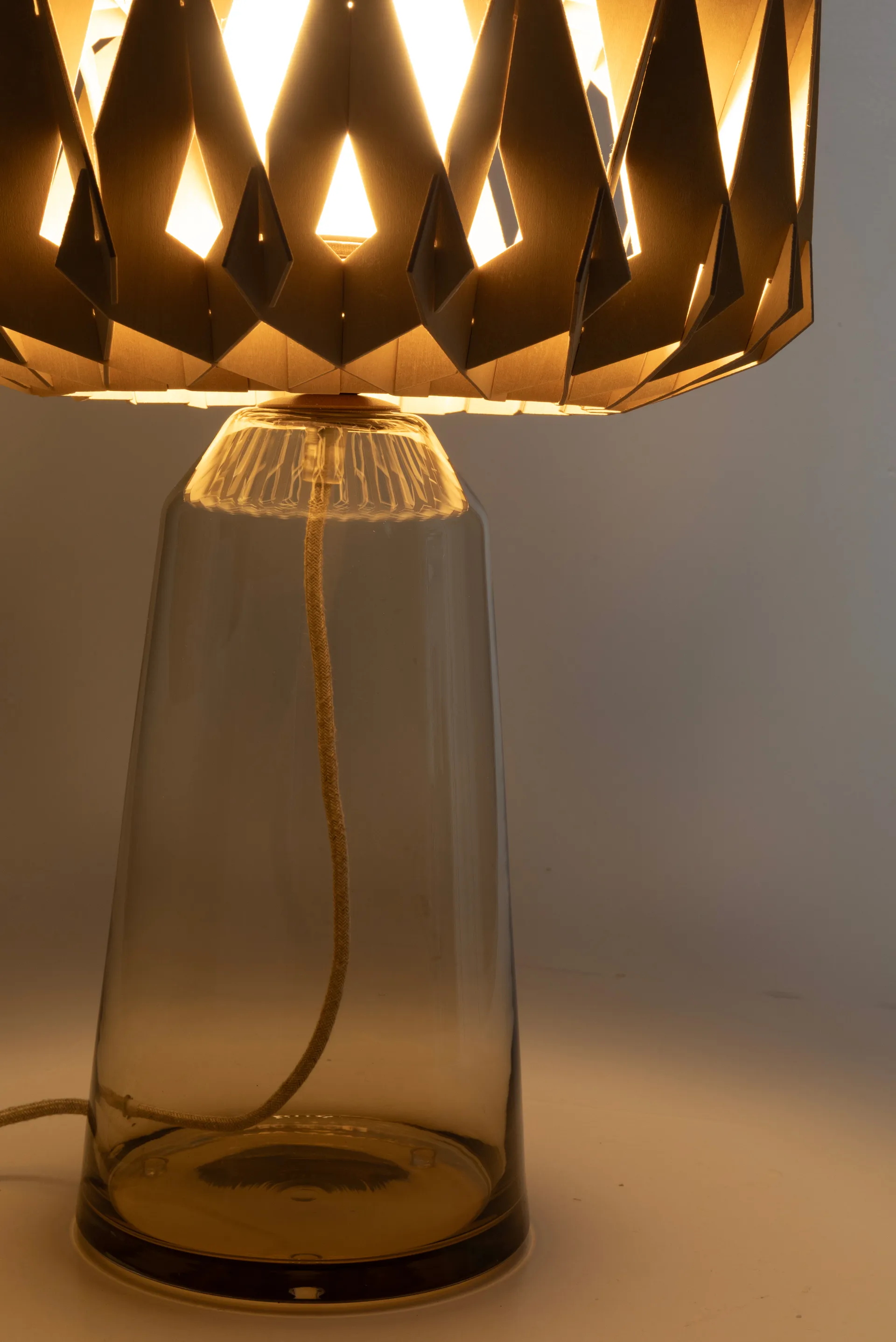 Signature 35 candeeiro de mesa, Âmbar-bétula, Ø36,5x53 cm Pilke